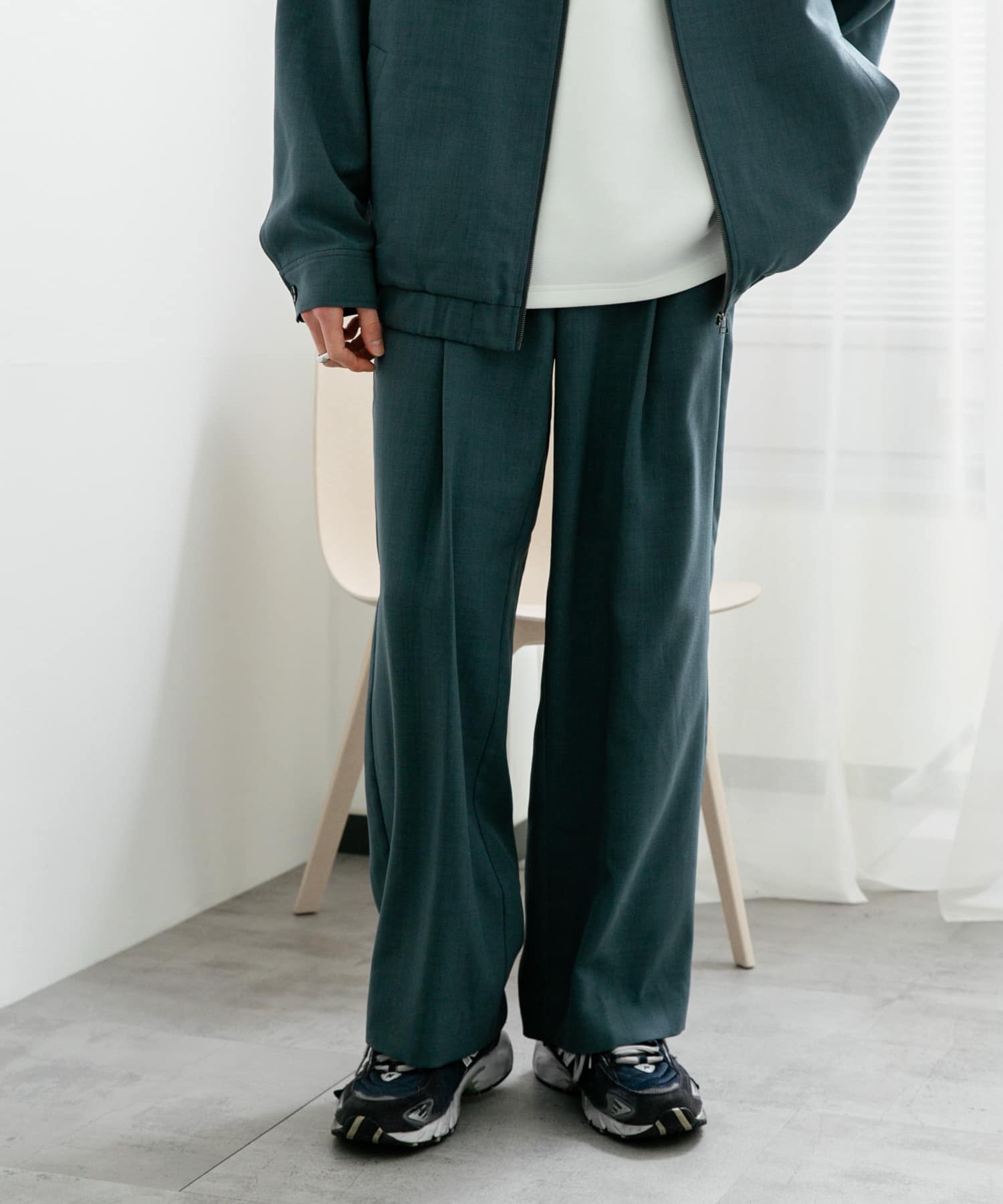 『UR TECH DRYLUXE』 リネンライクワイドパンツ