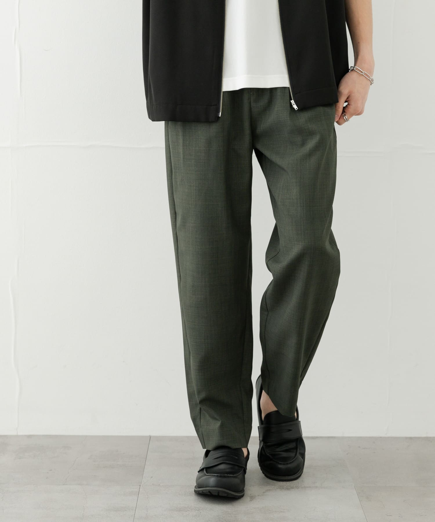 KHAKI