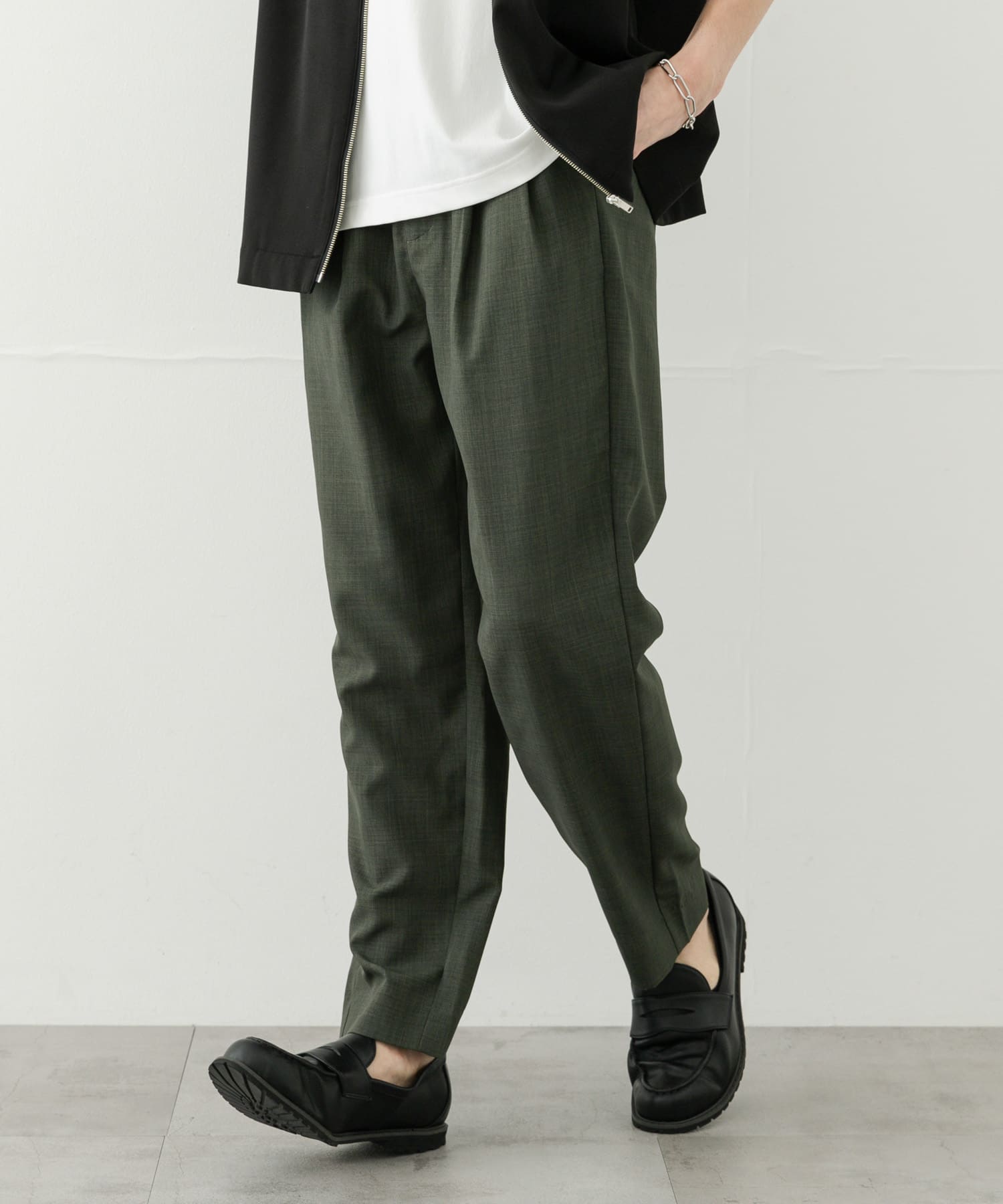 KHAKI