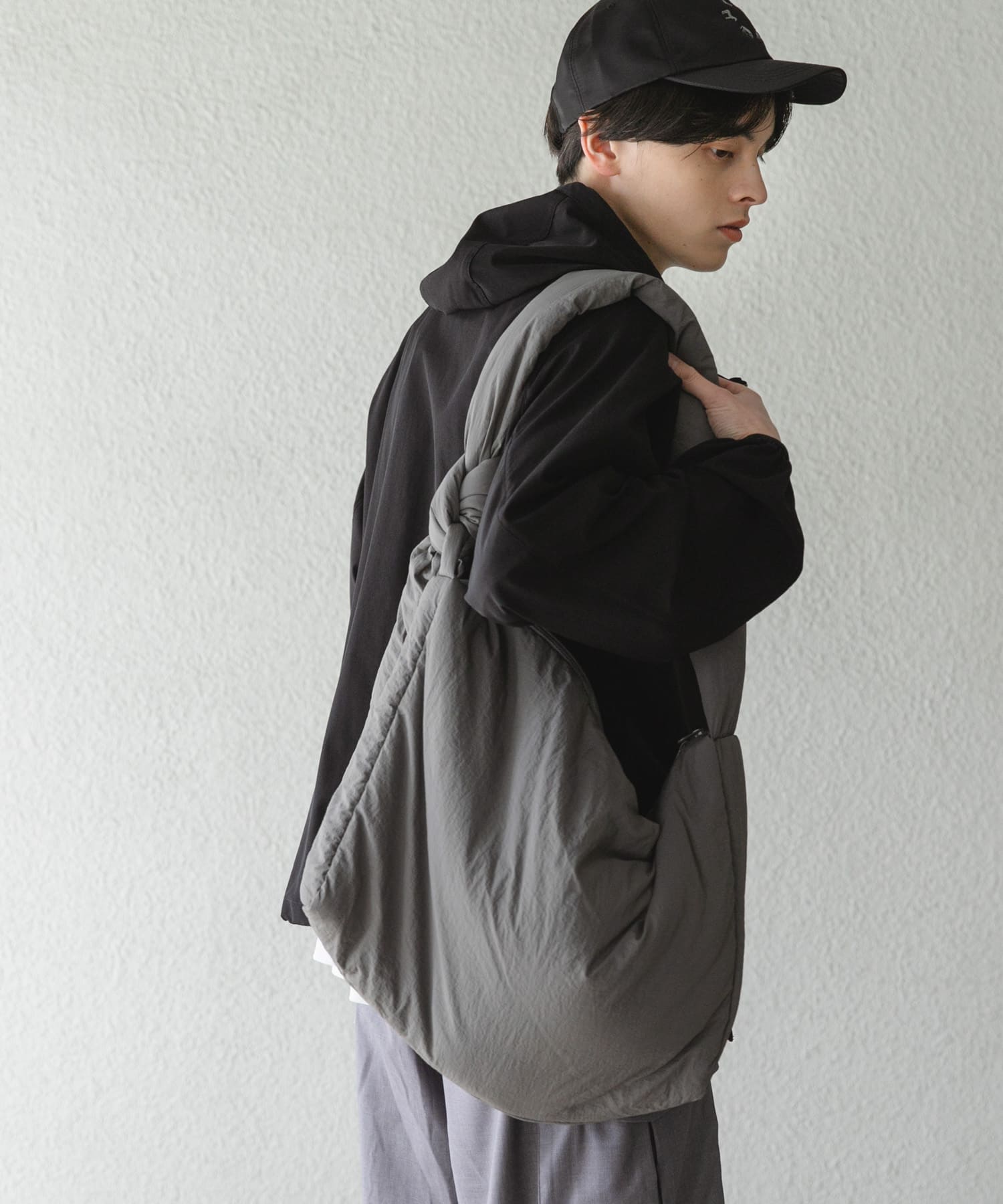 ナイロンパデットビックショルダー CHARCOAL one