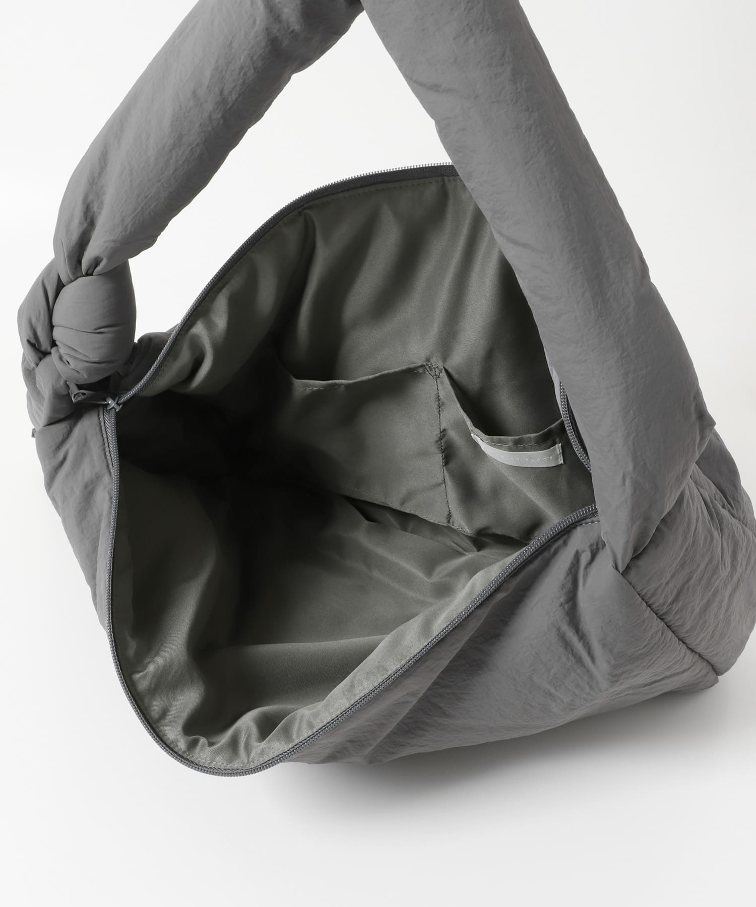 ナイロンパデットビックショルダー CHARCOAL one