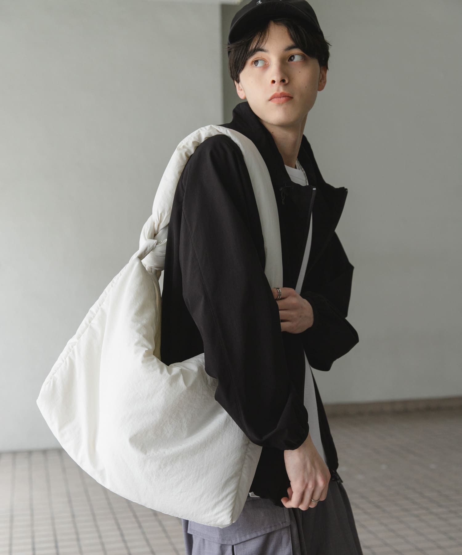 ナイロンパデットビックショルダー WHITE one