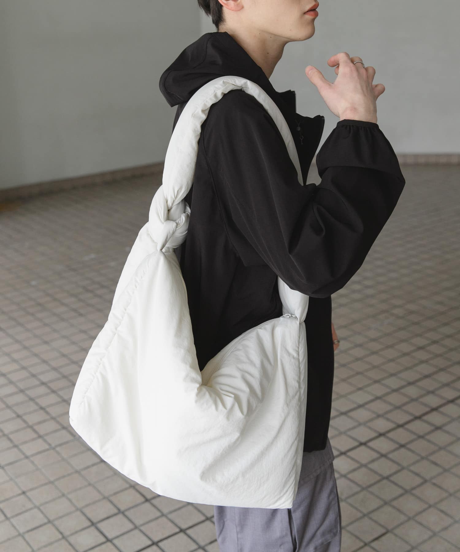 ナイロンパデットビックショルダー WHITE one