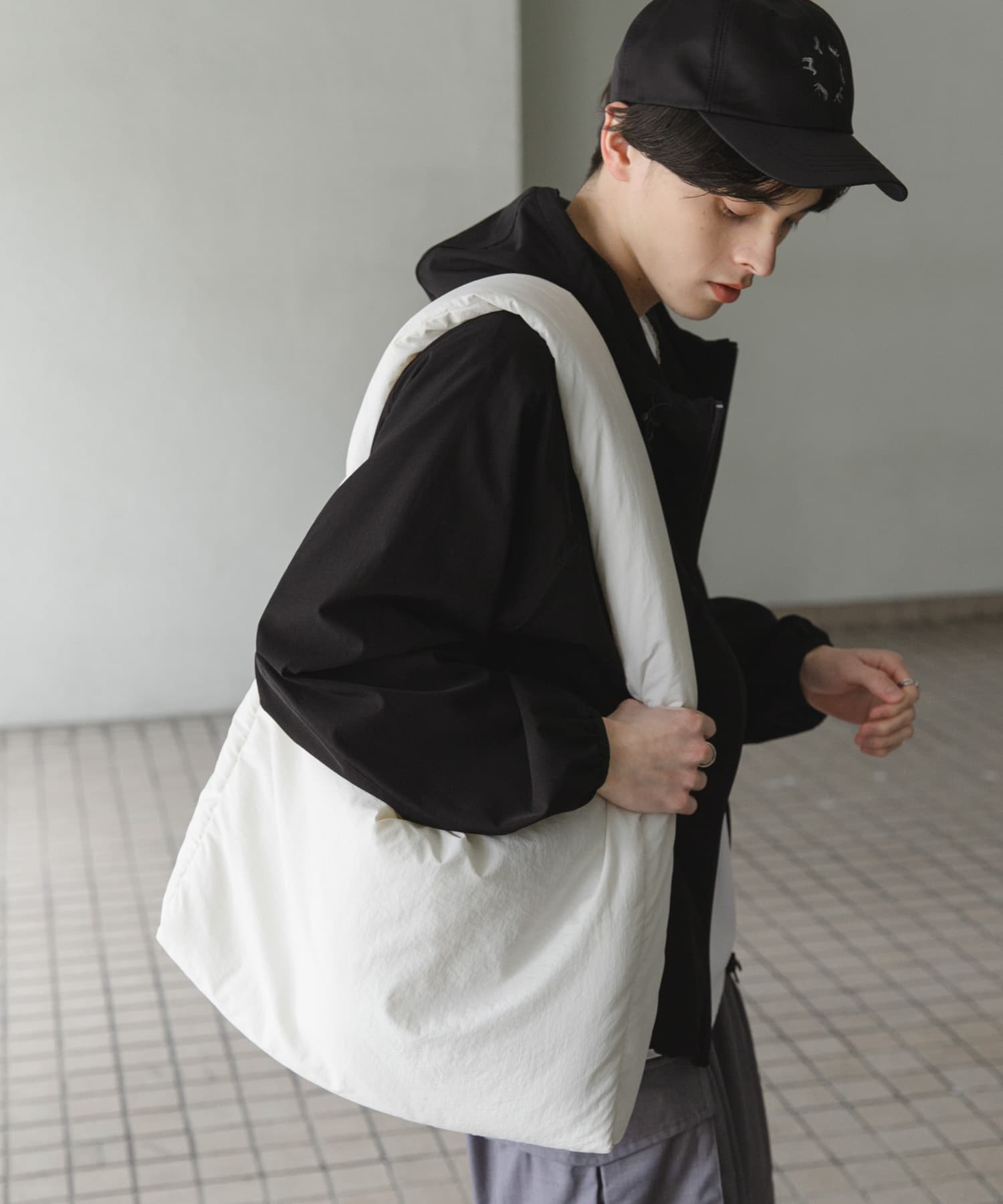 ナイロンパデットビックショルダー WHITE one