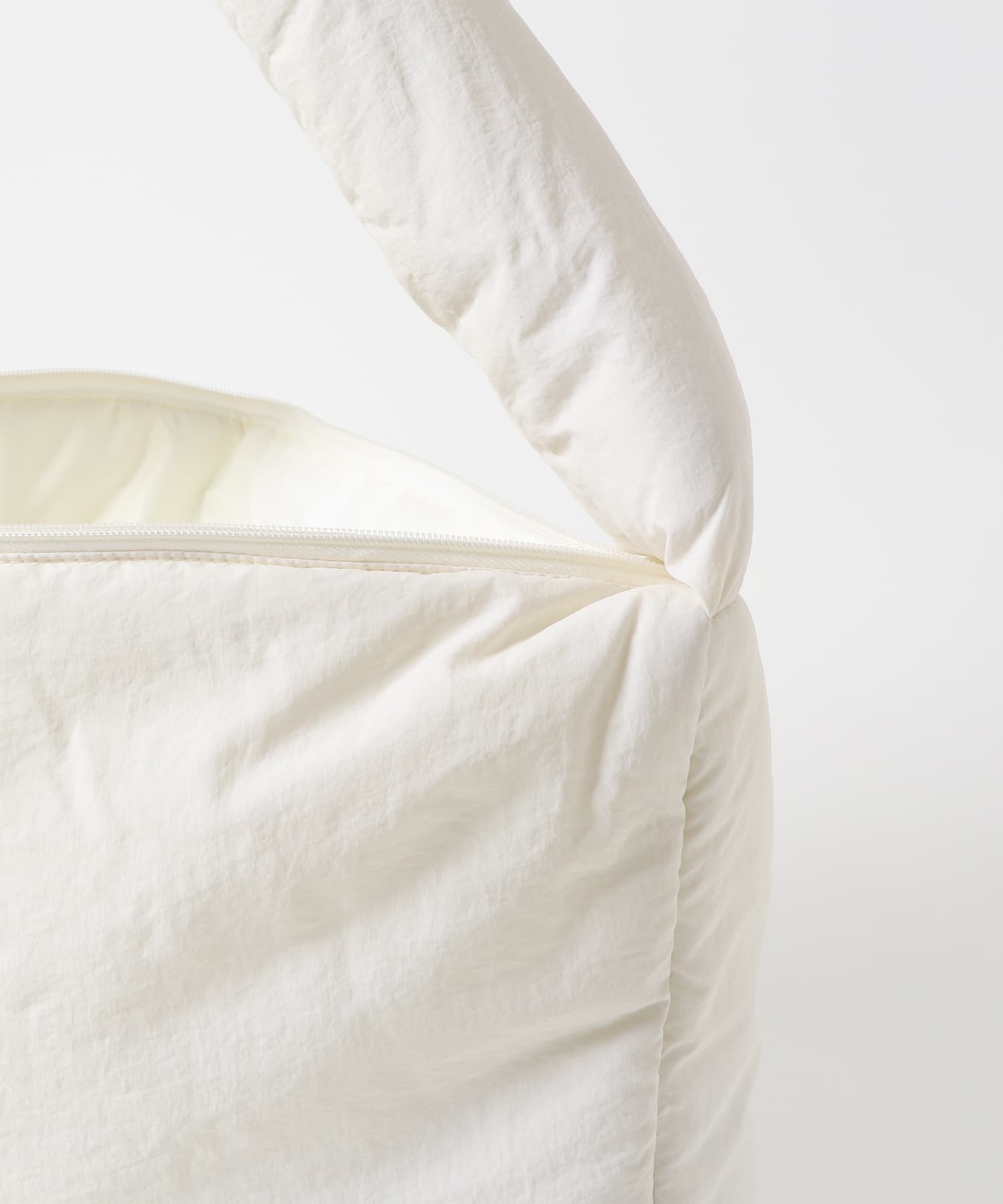 ナイロンパデットビックショルダー WHITE one