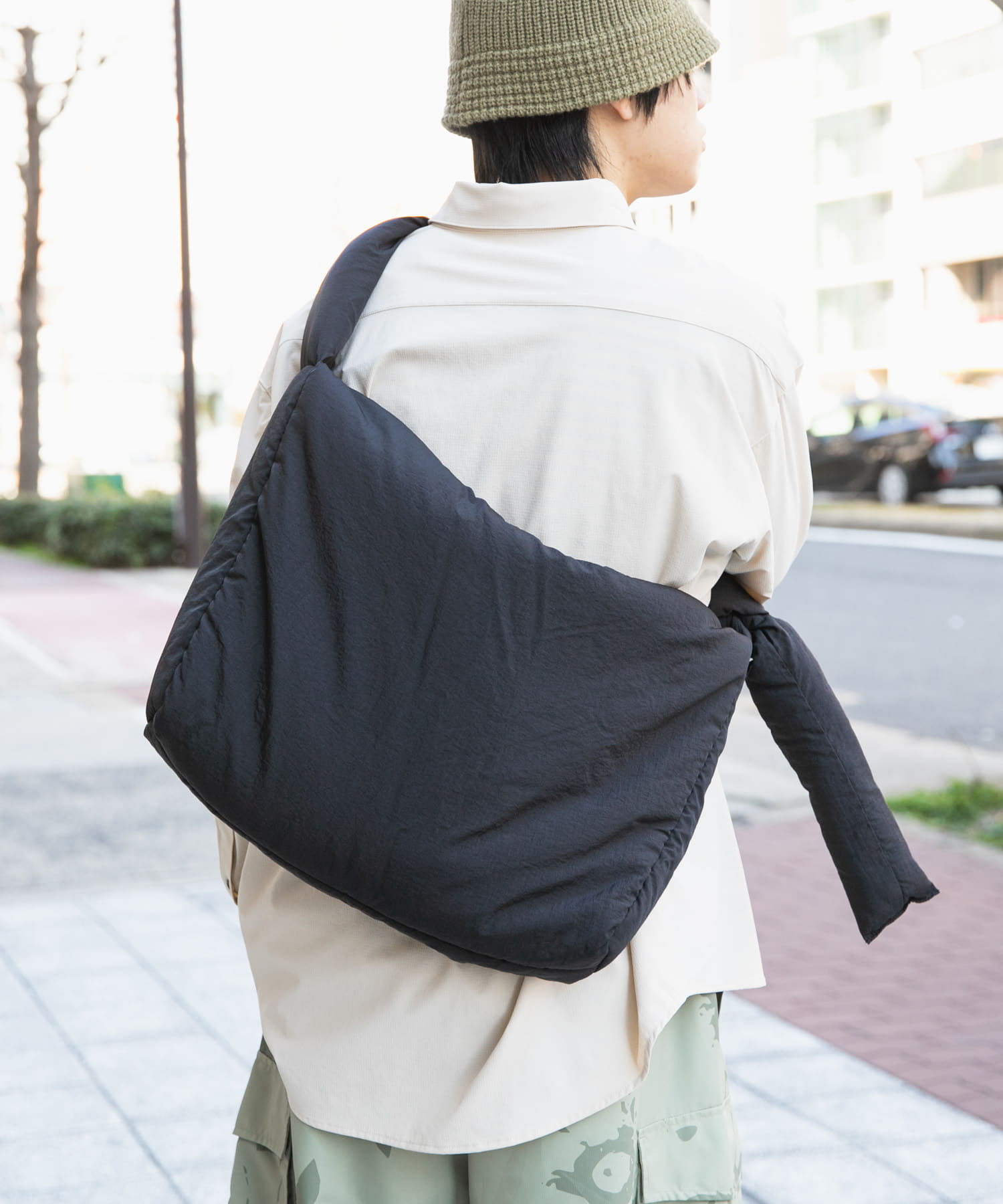 ナイロンパデットビックショルダー BLACK one