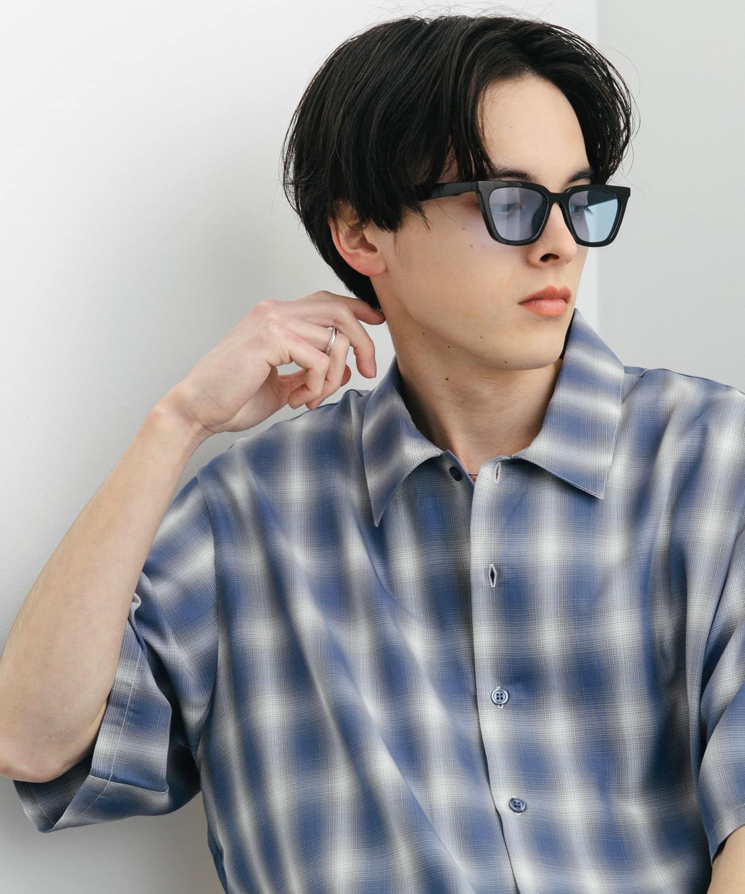 キャットアイサングラス BLK×BLU one