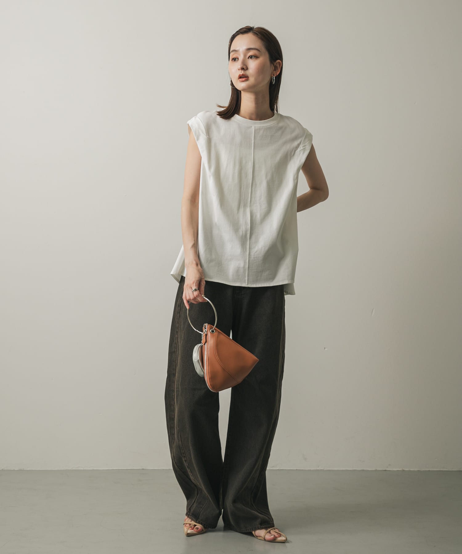 OFF WHITE