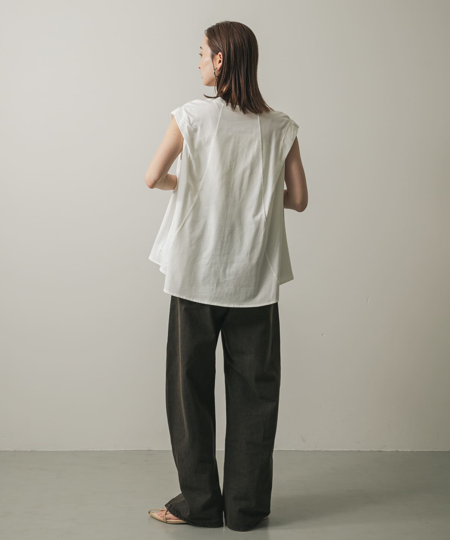 OFF WHITE
