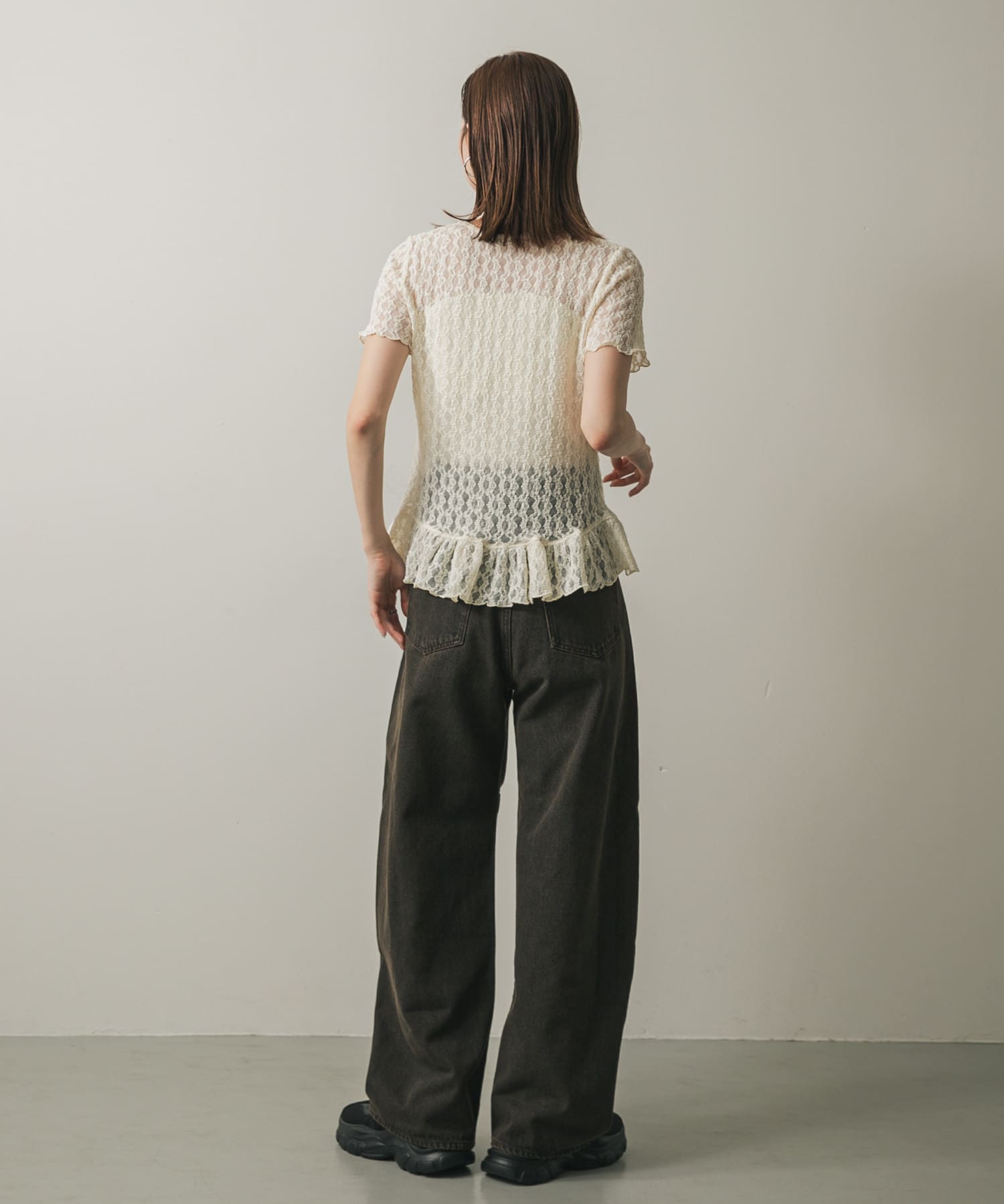 OFF WHITE