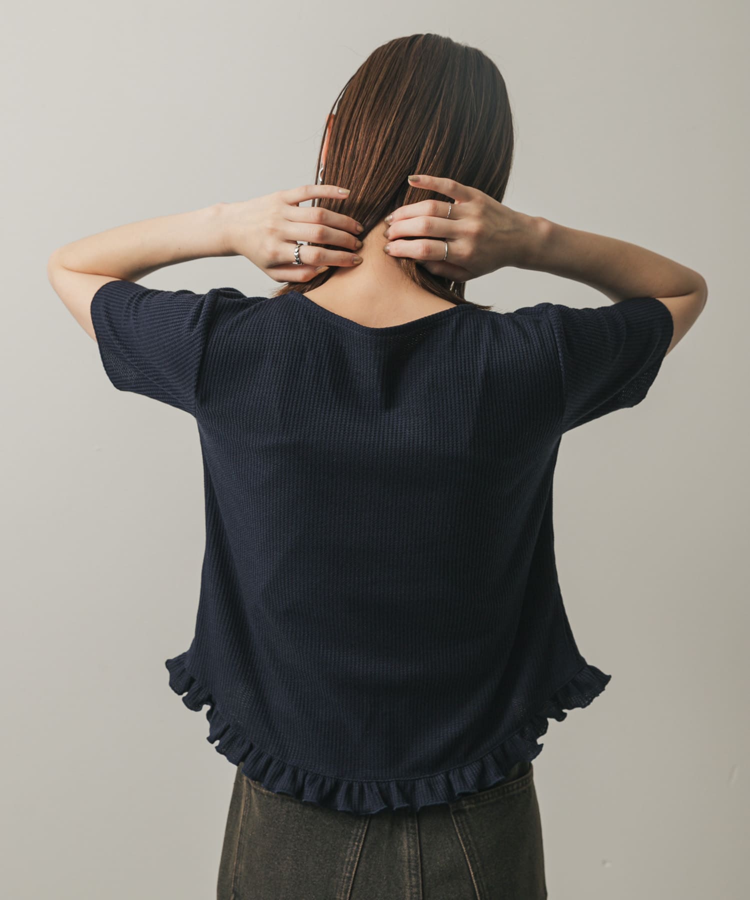 フロントタックフリルトップ(one IVORY): トップス｜URBAN RESEARCH