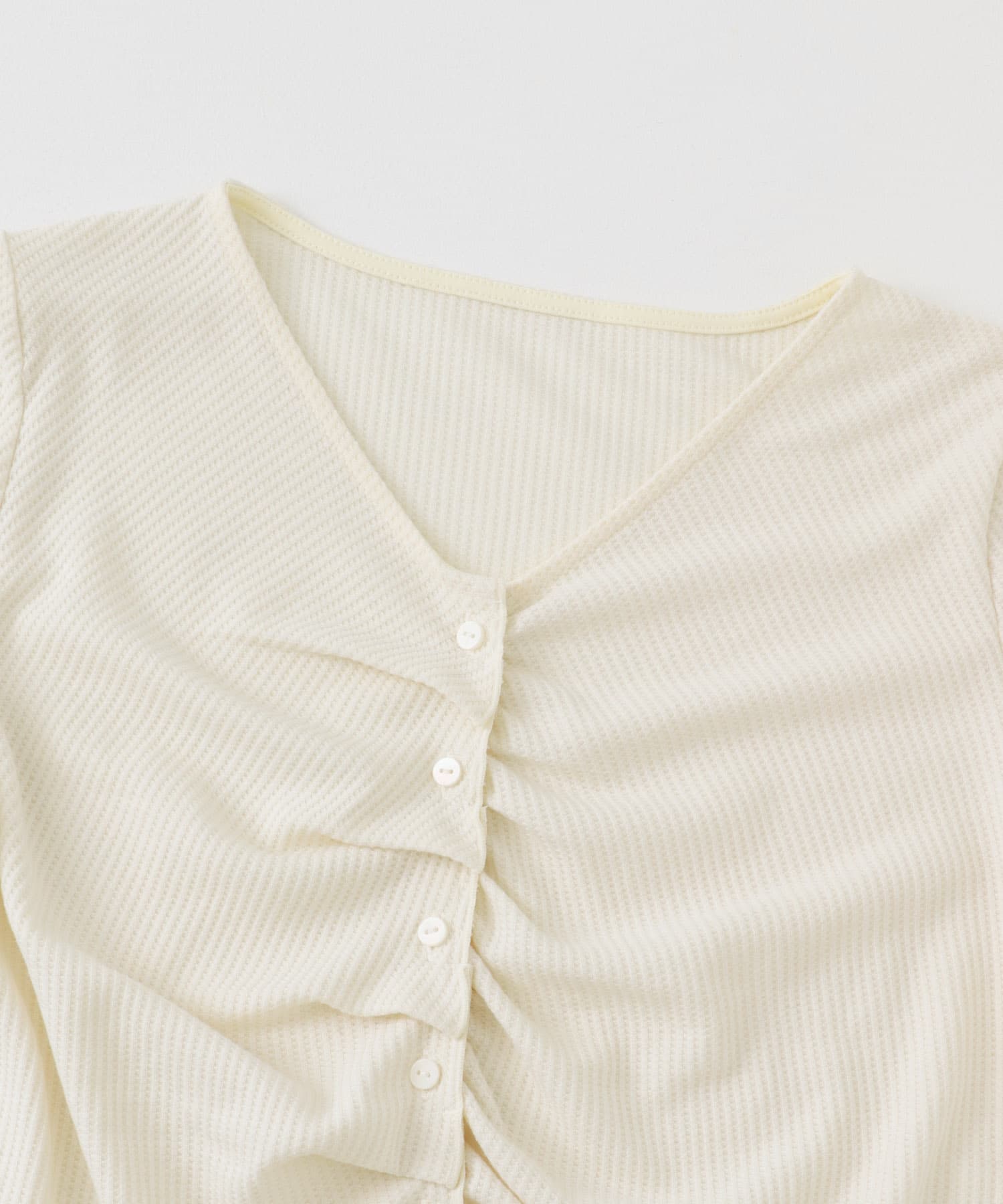 フロントタックフリルトップ IVORY one