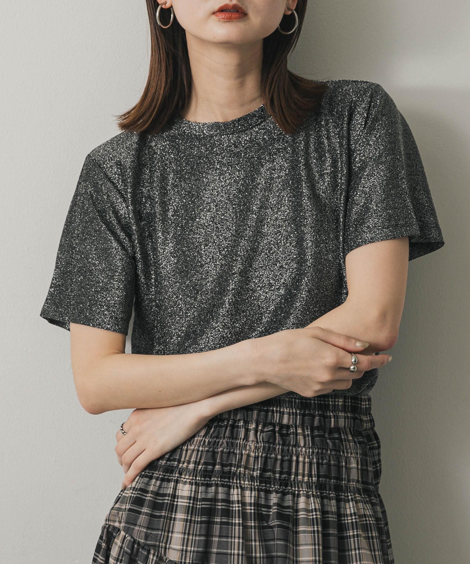 クルーネックラメTシャツ(半袖) BLACK one