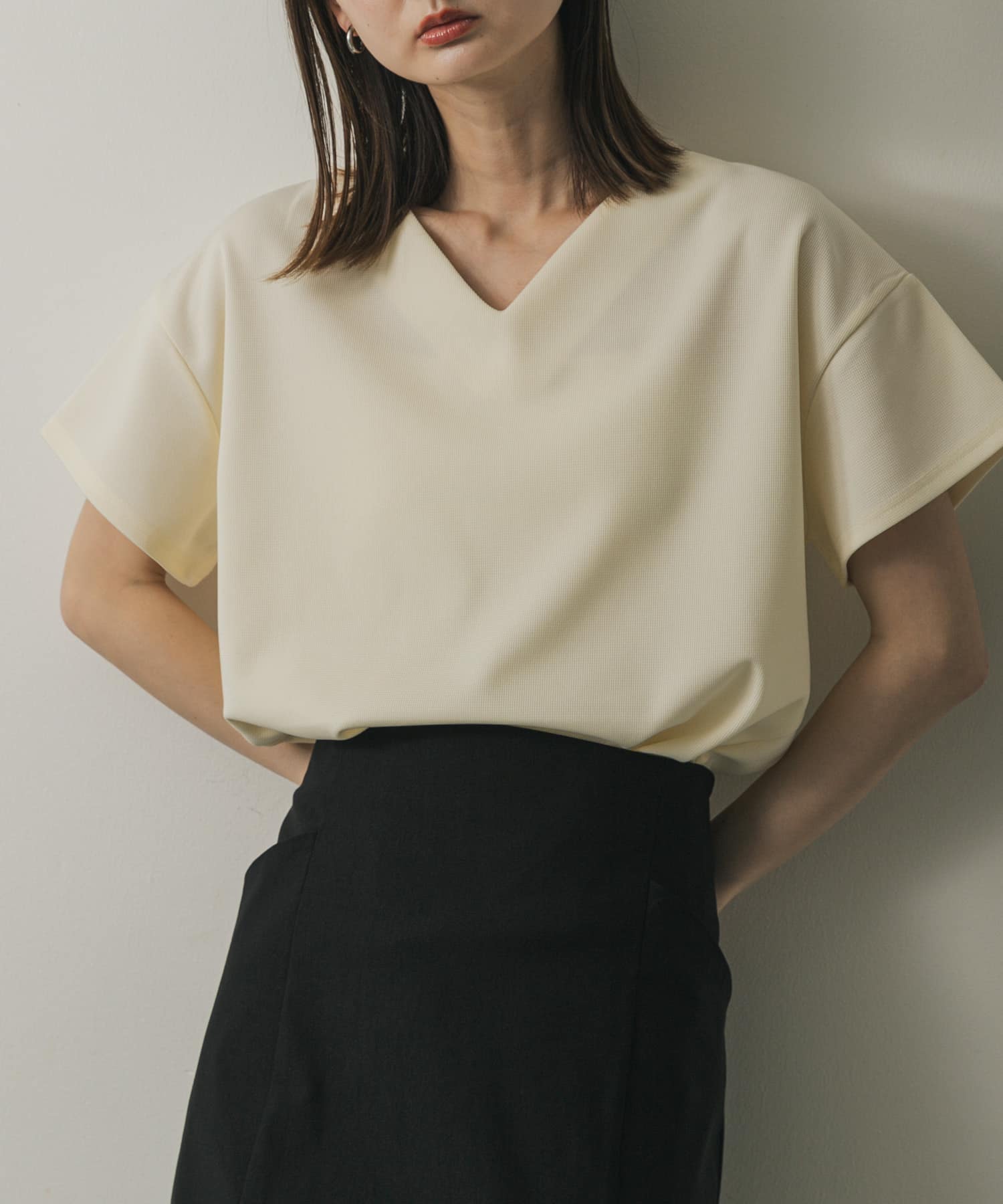 ミラノリブVネックTシャツ