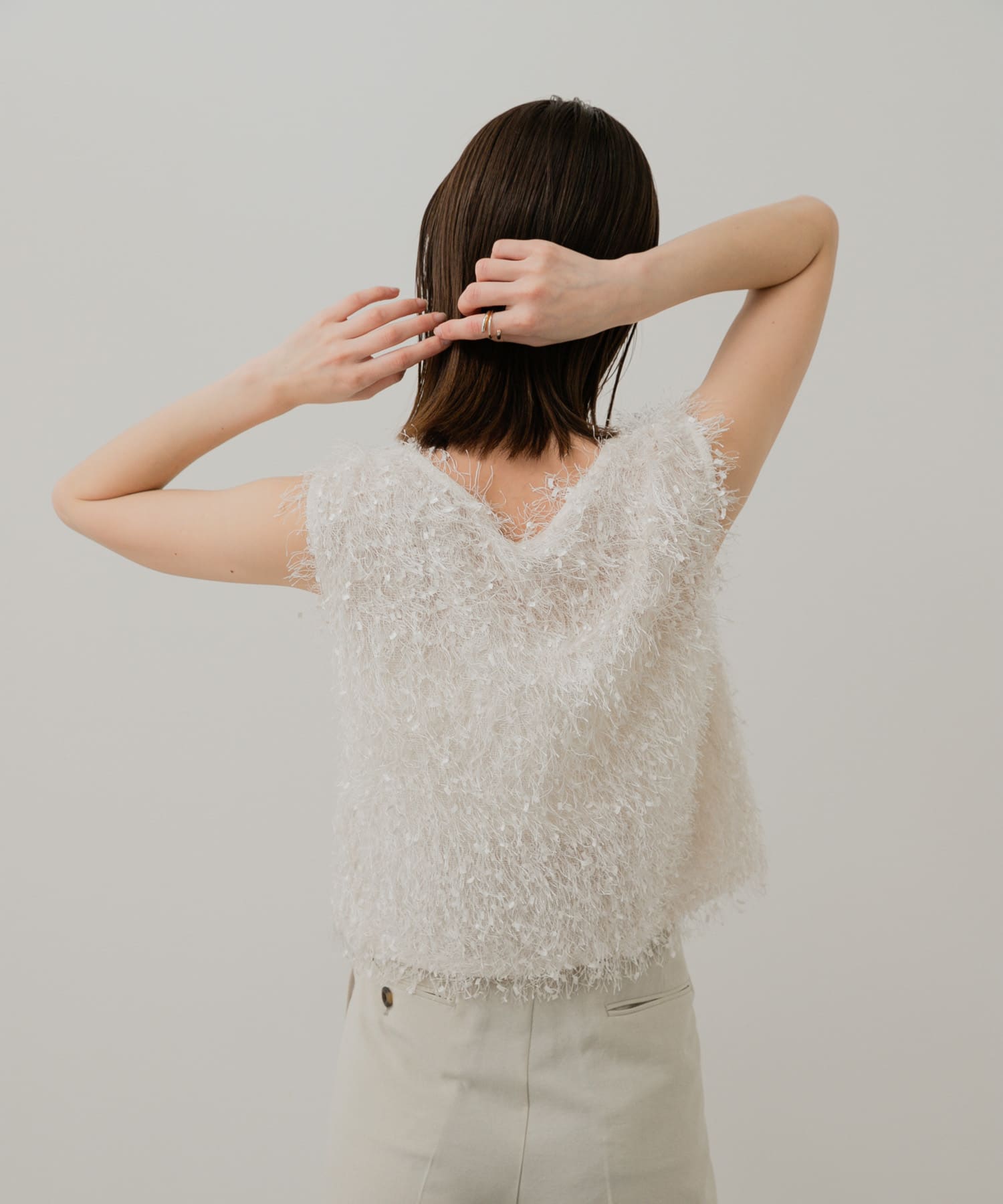 OFF WHITE