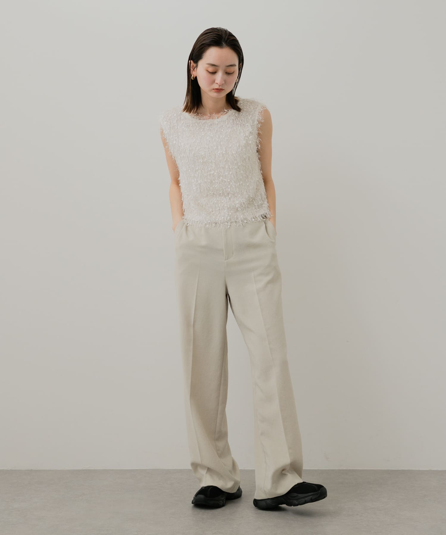OFF WHITE