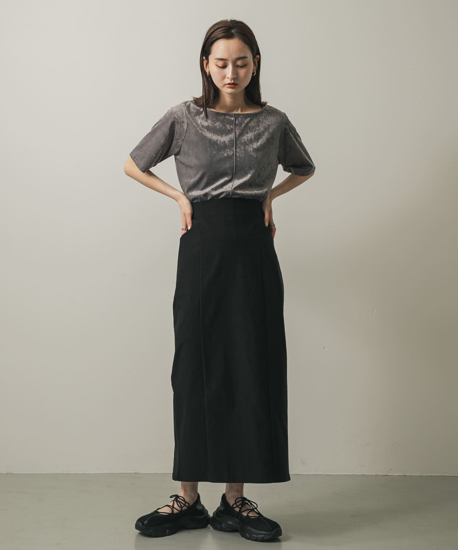 GRAY