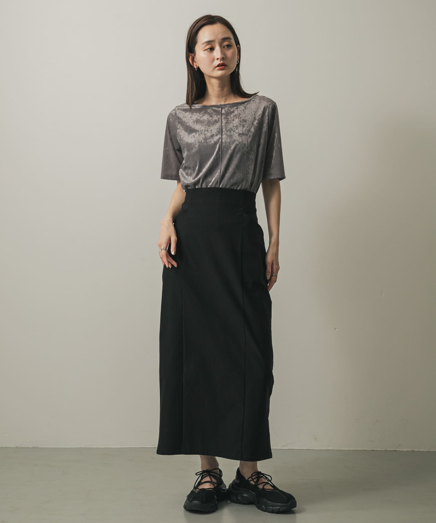 GRAY