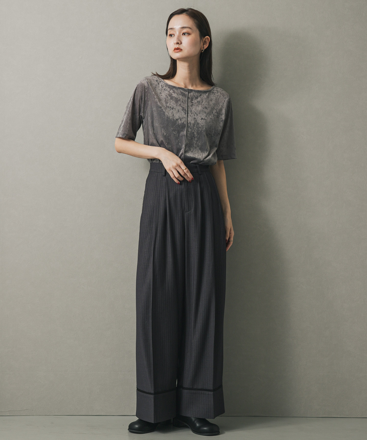 GRAY