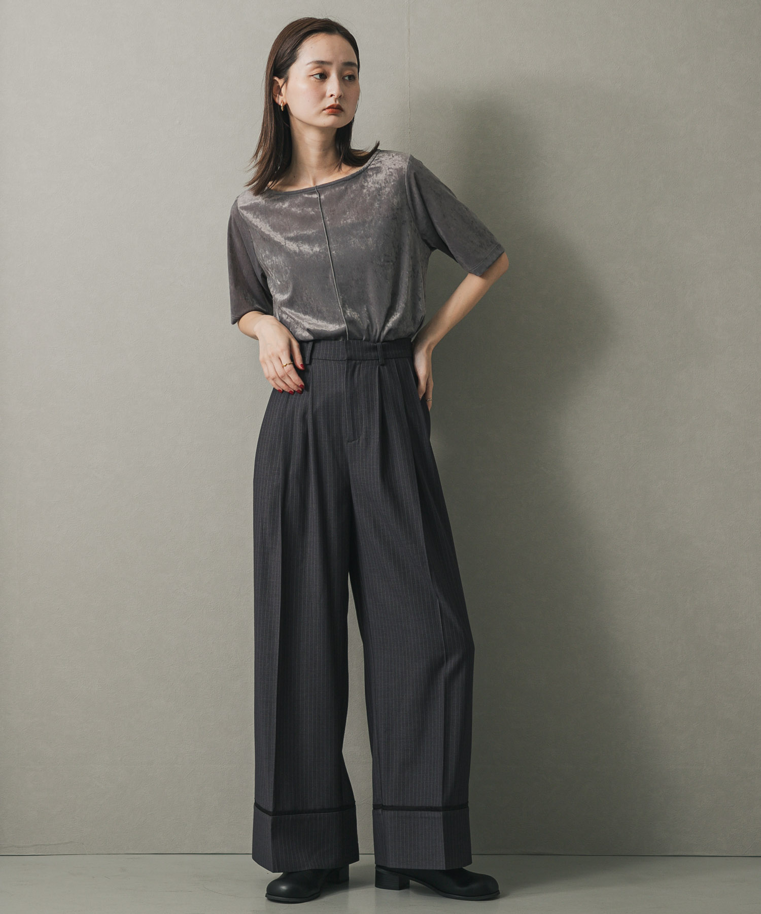 GRAY