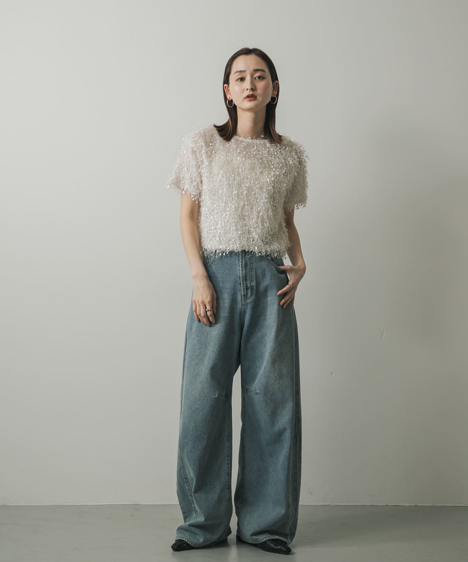 OFF WHITE