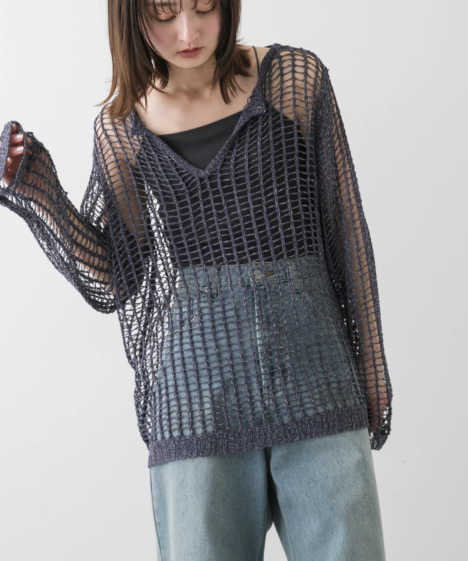 キーネックメッシュニット