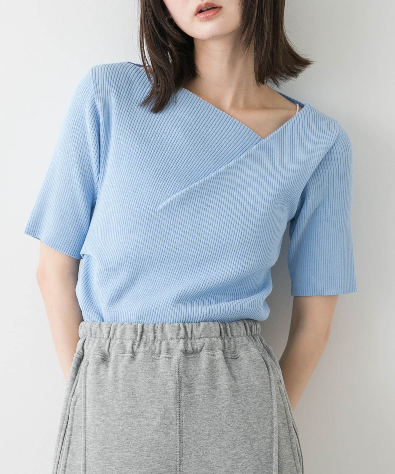 『一部WEB限定カラー』アシメネックハーフスリーブセーター