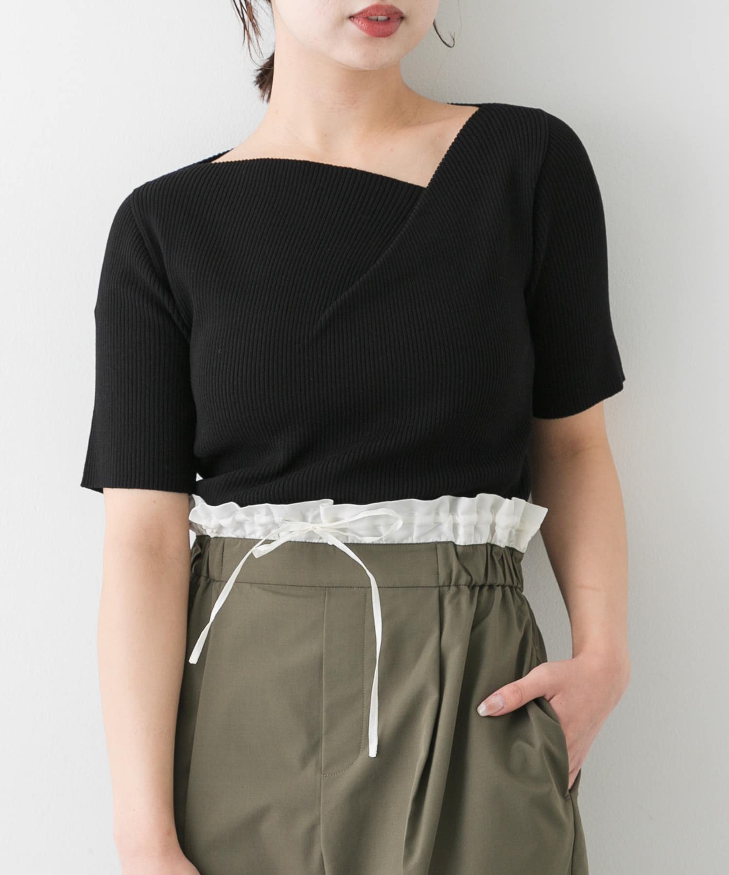 『一部WEB限定カラー』アシメネックハーフスリーブセーター