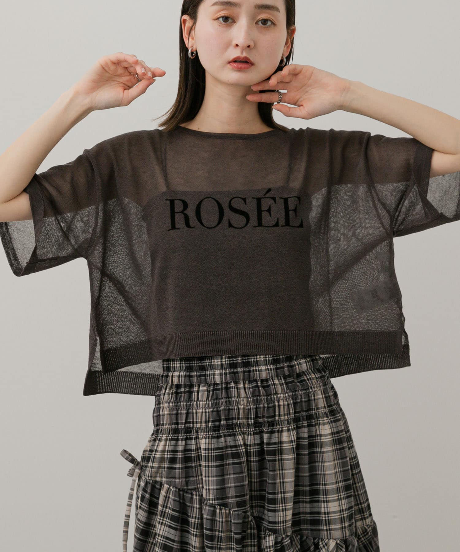 グラフィッククロップドセーター