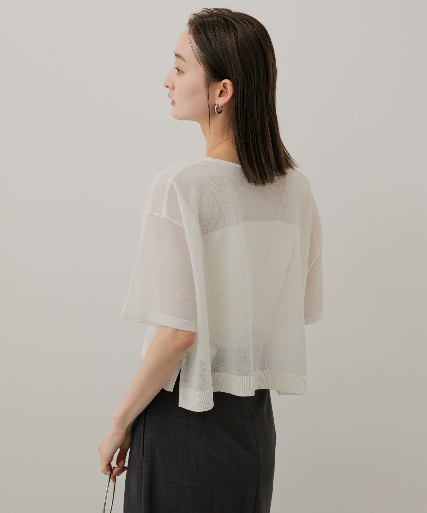 OFF WHITE
