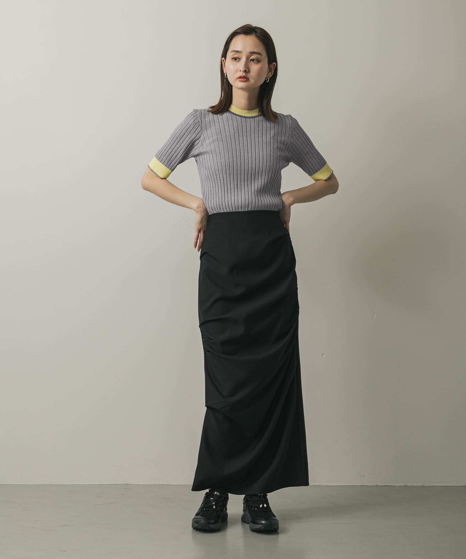 GRAY