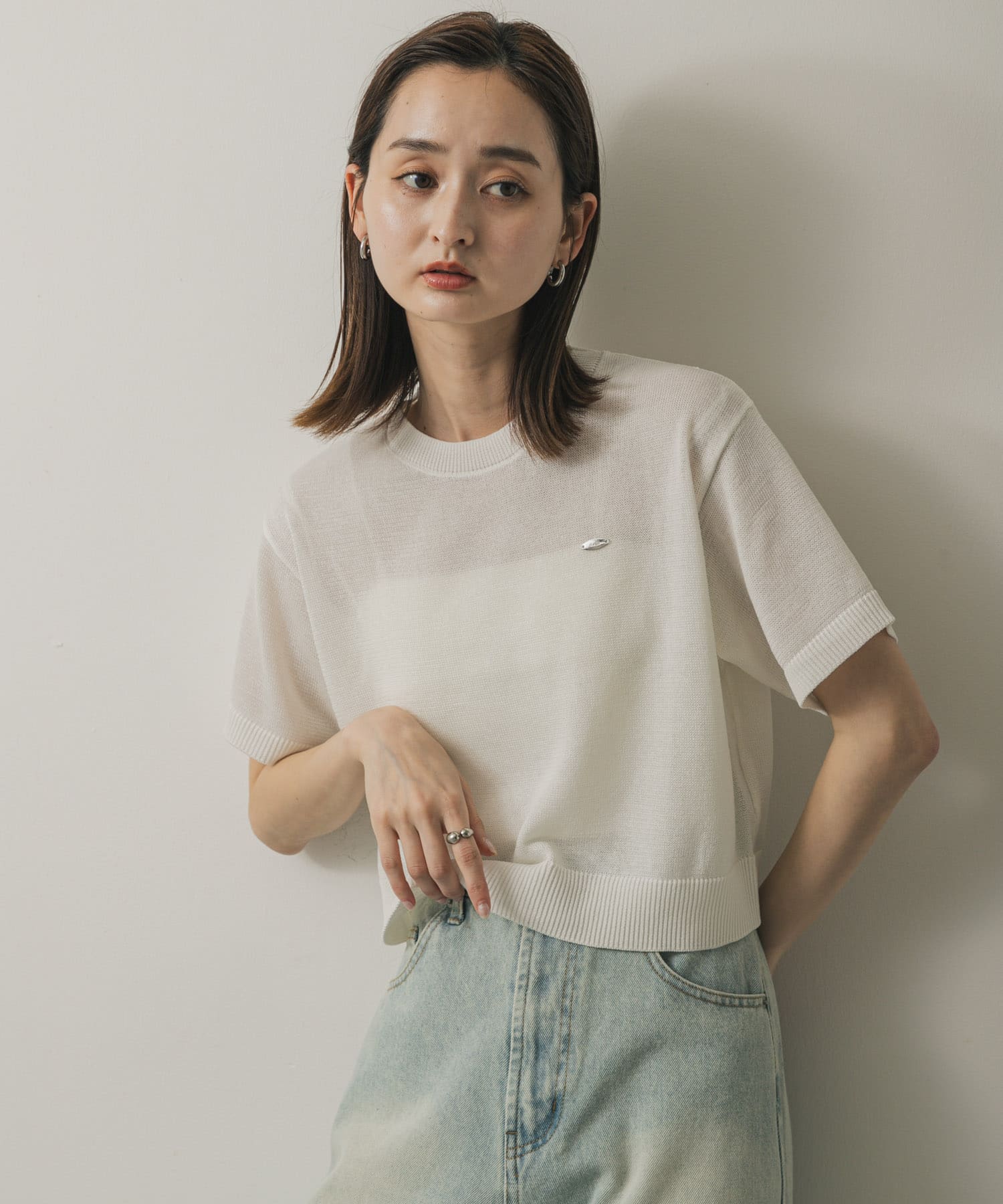 OFF WHITE