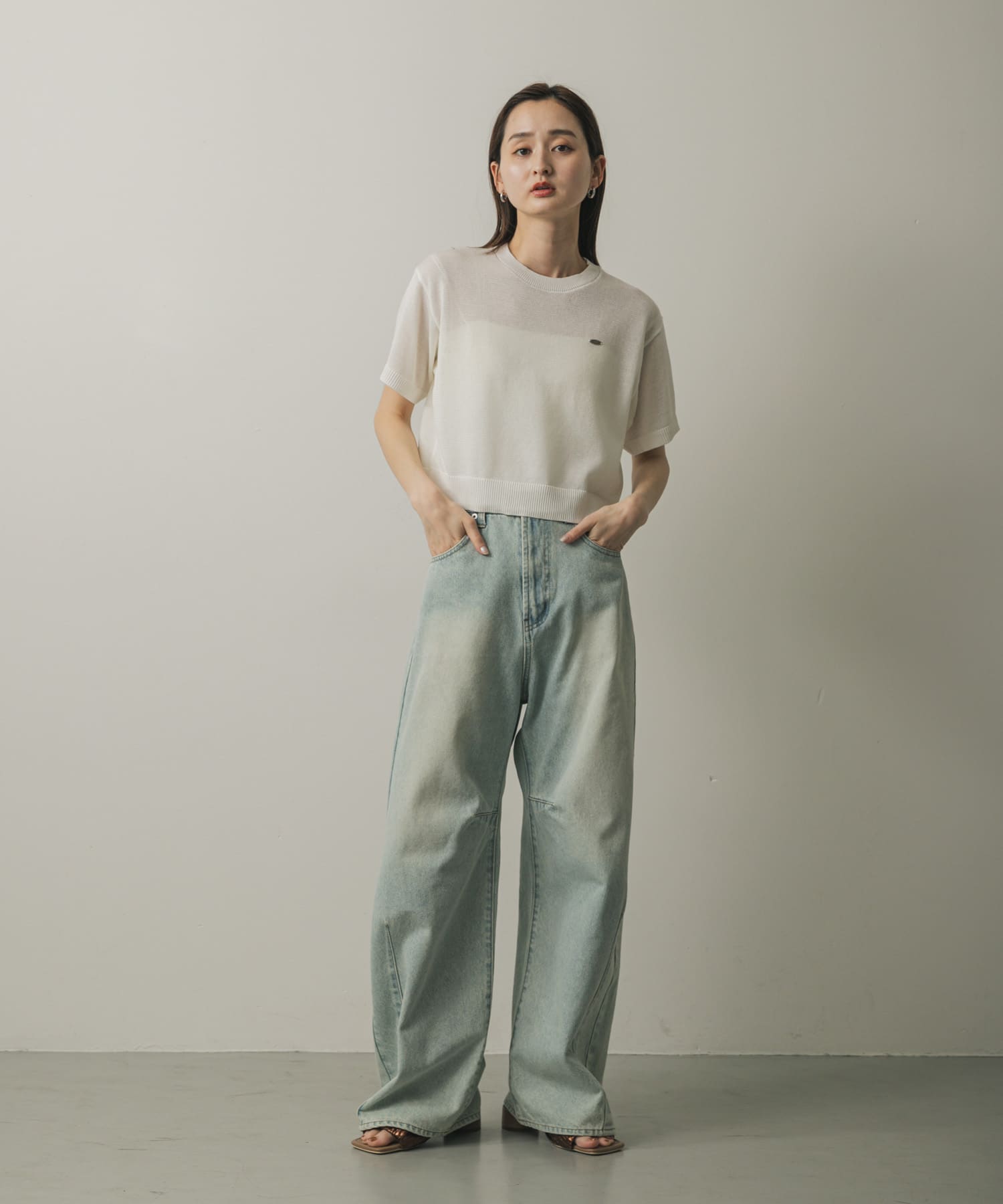 OFF WHITE
