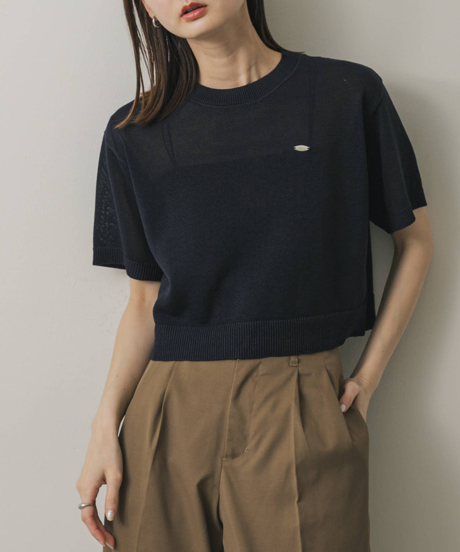 クルーネッククロップドセーター