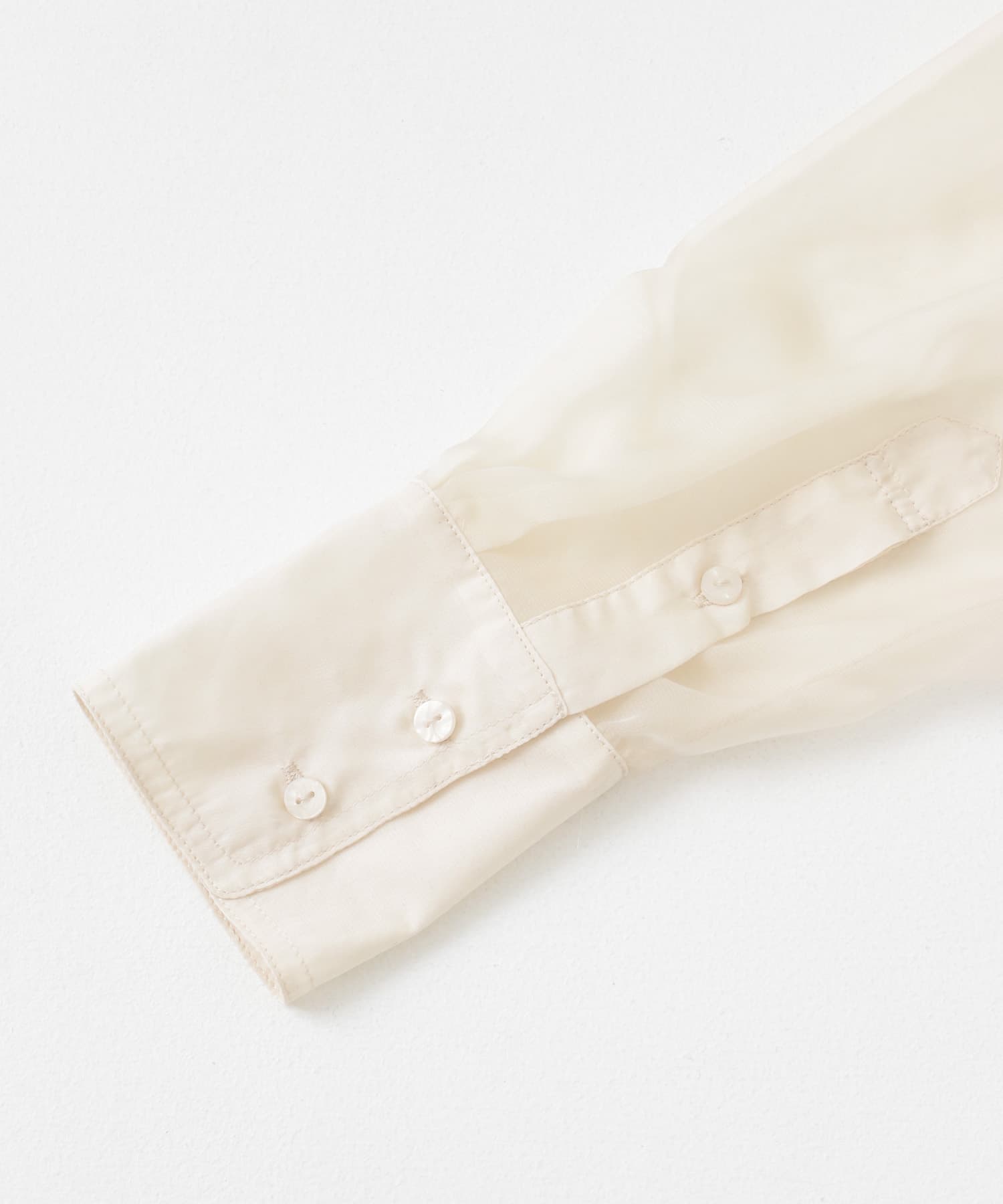 バンドカラーシャンブレーシアーシャツ IVORY one