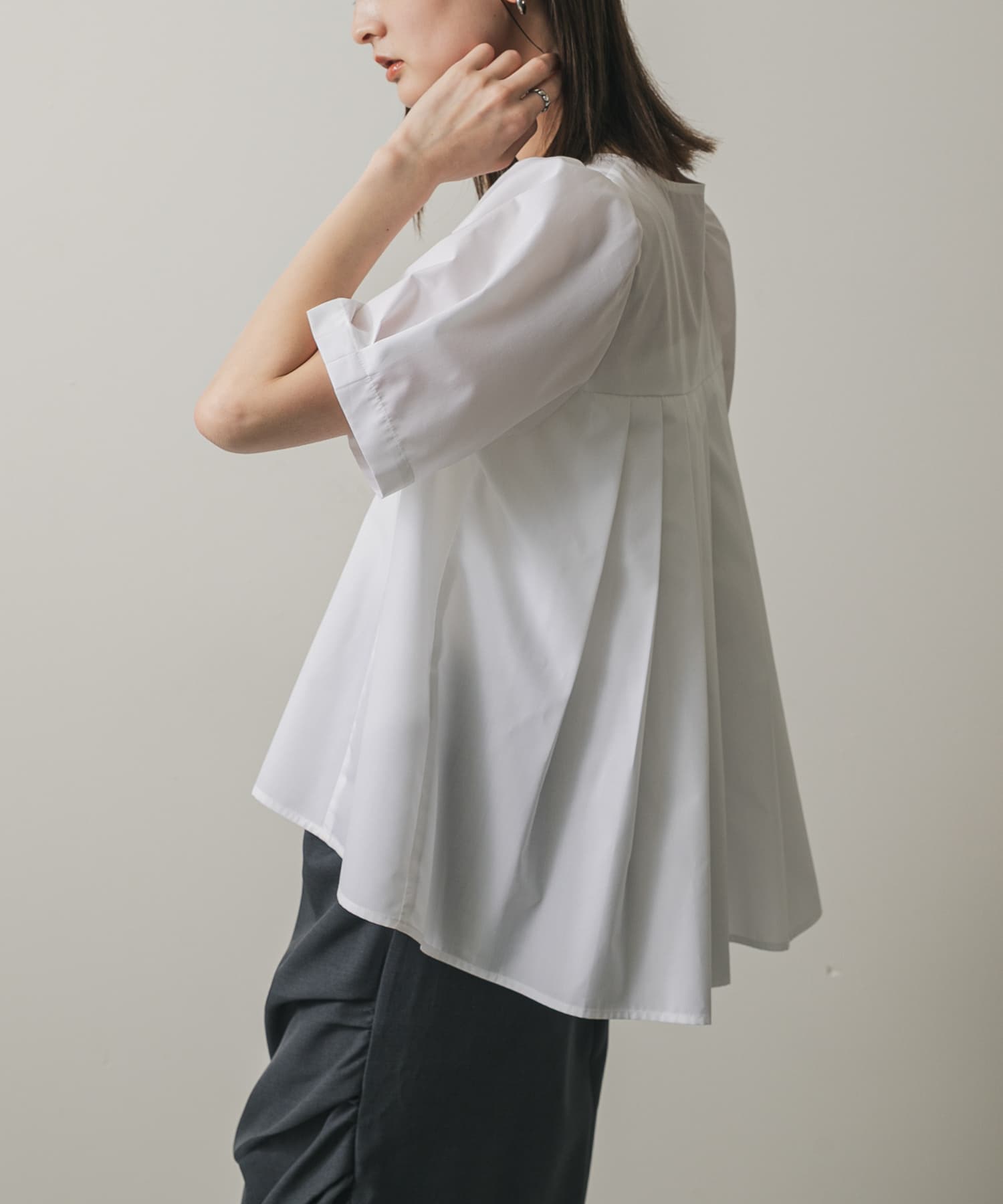 OFF WHITE