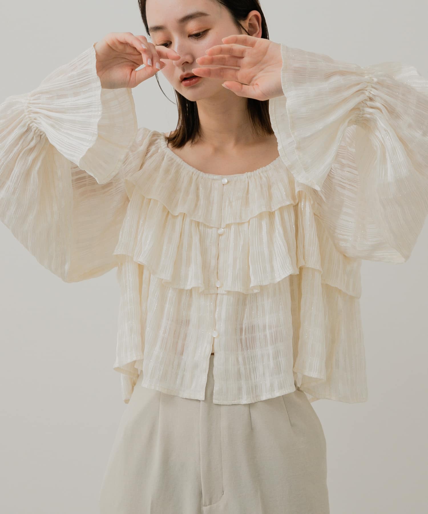 OFF WHITE