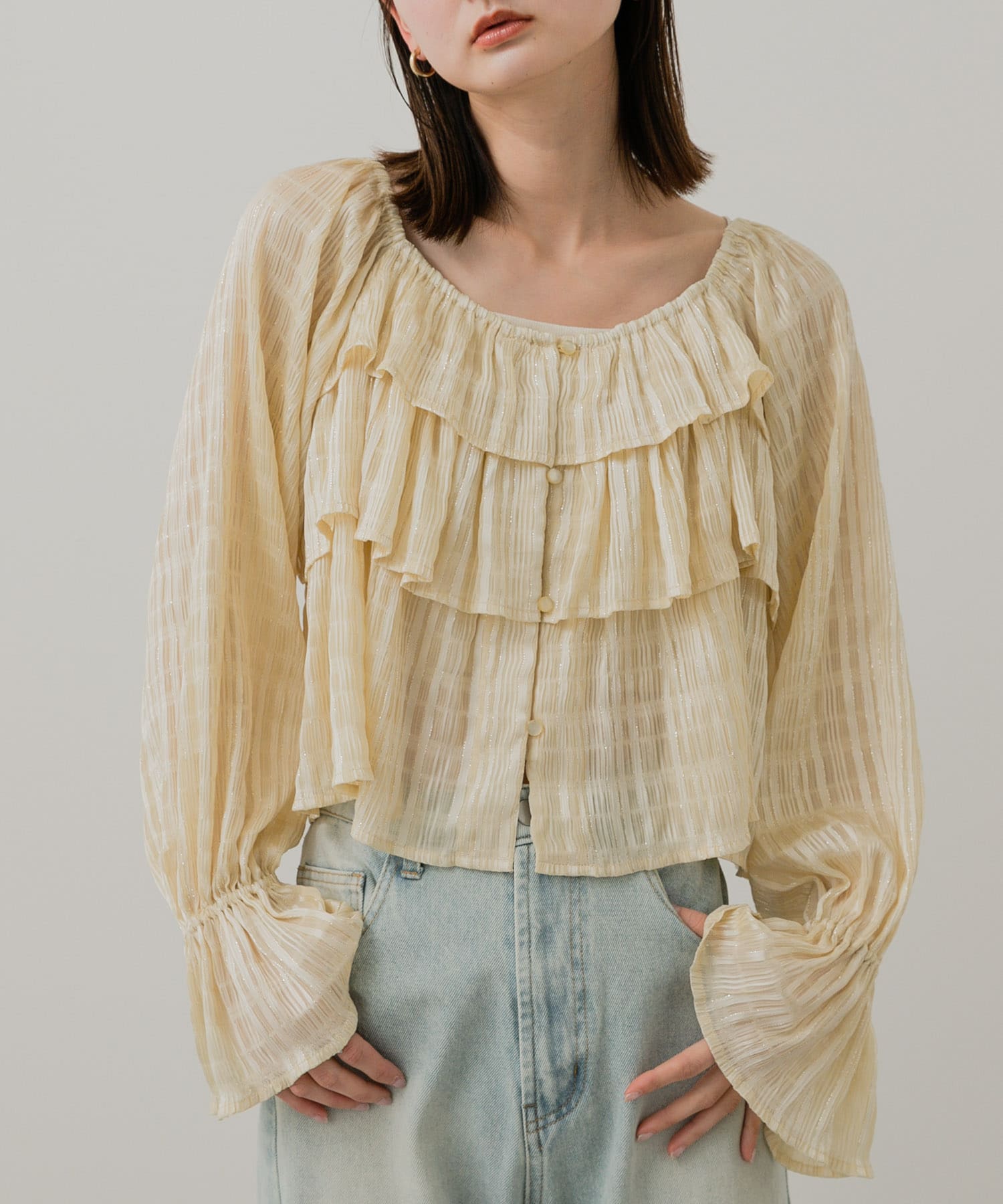 クロップドフリルブラウス