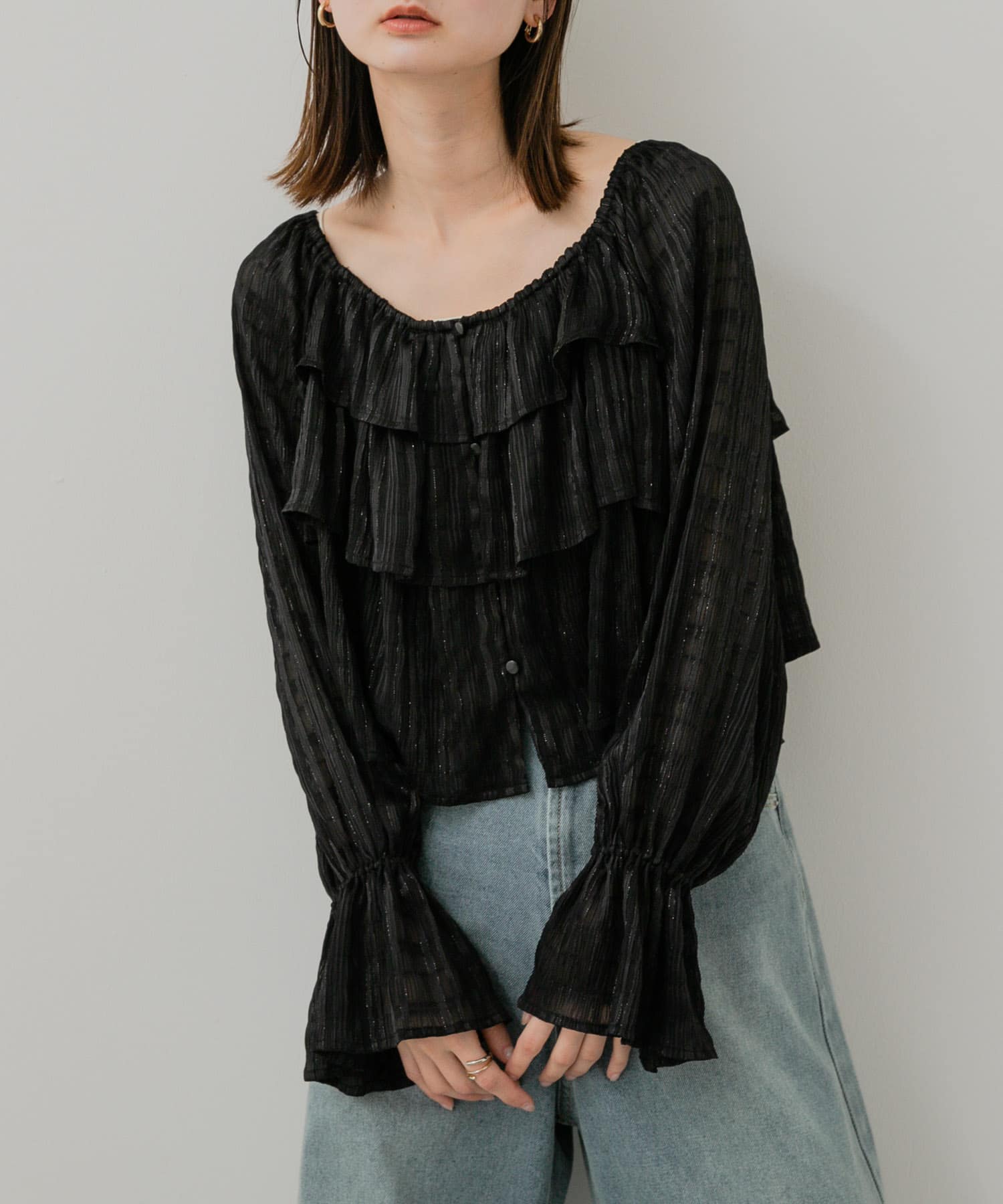 クロップドフリルブラウス