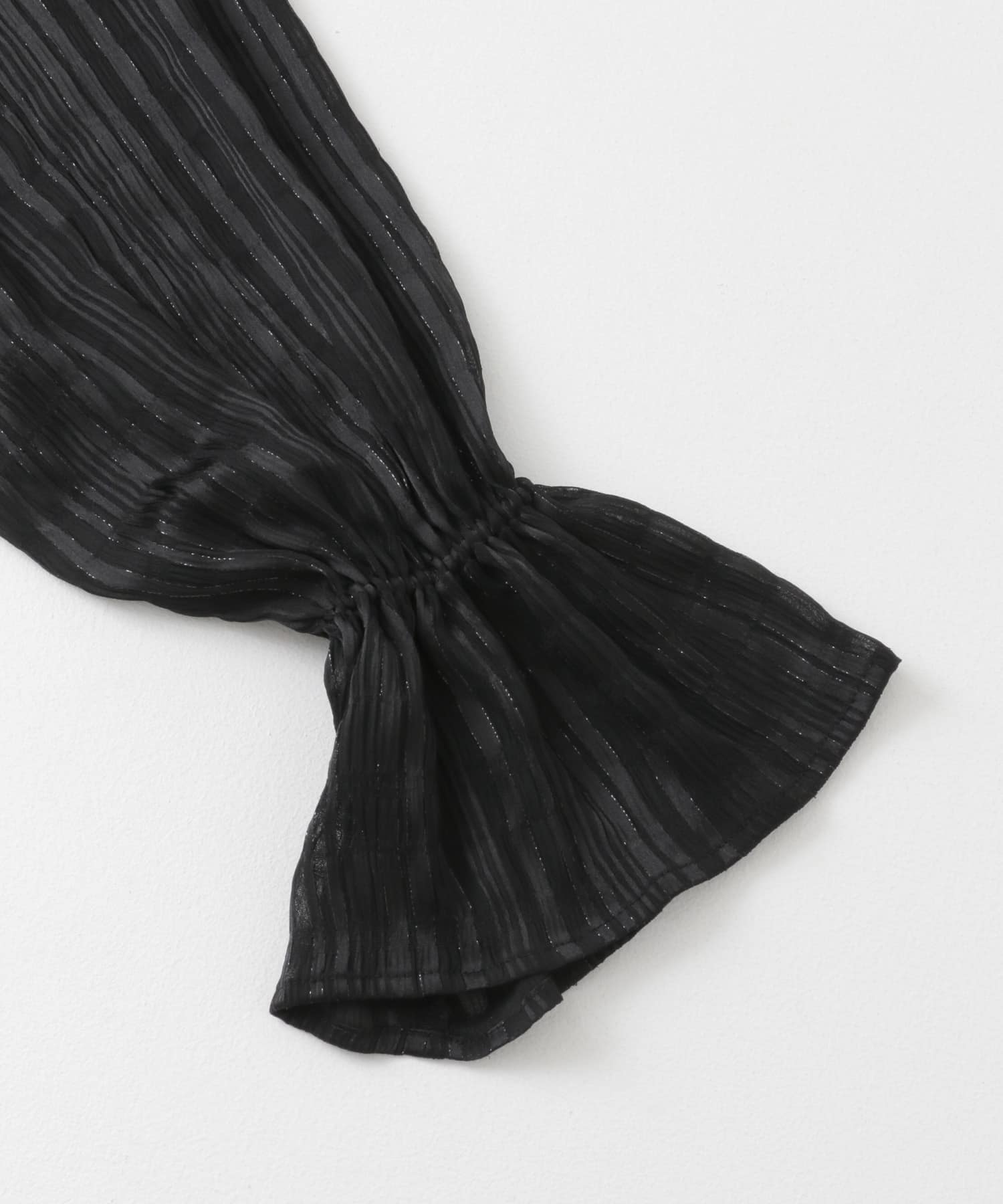 クロップドフリルブラウス BLACK one
