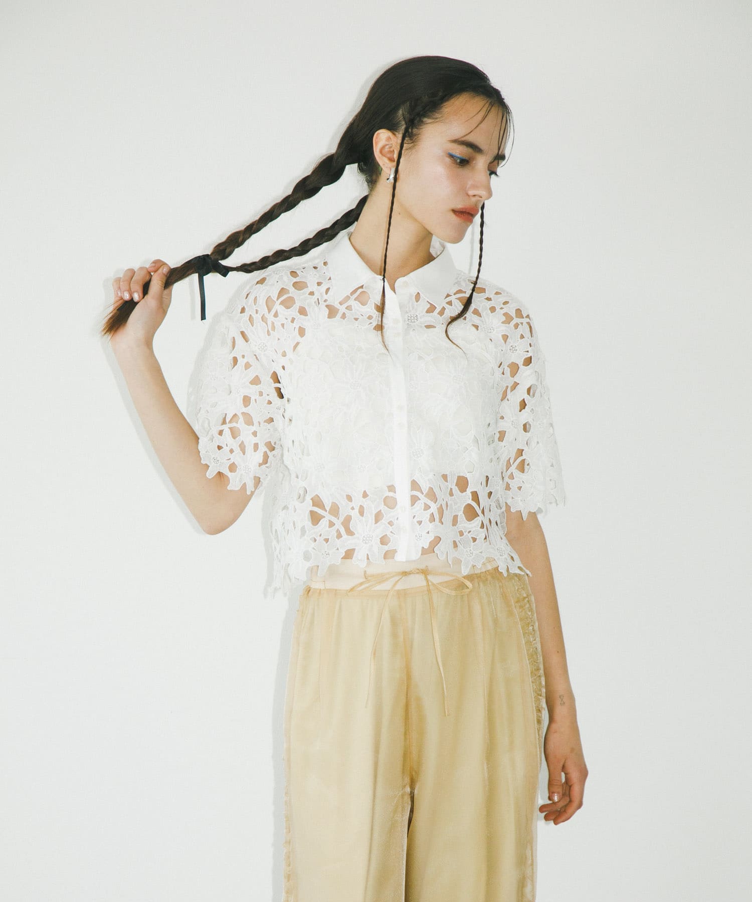 OFF WHITE
