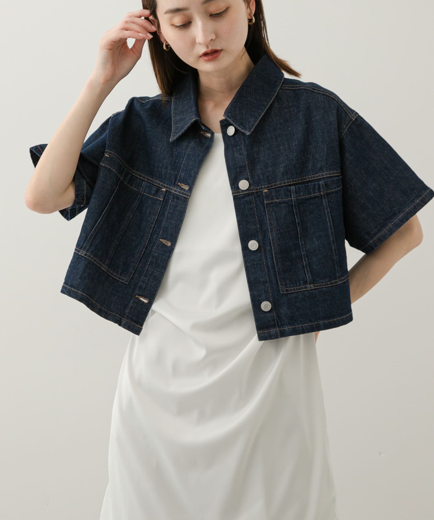 クロップドデニムシャツ