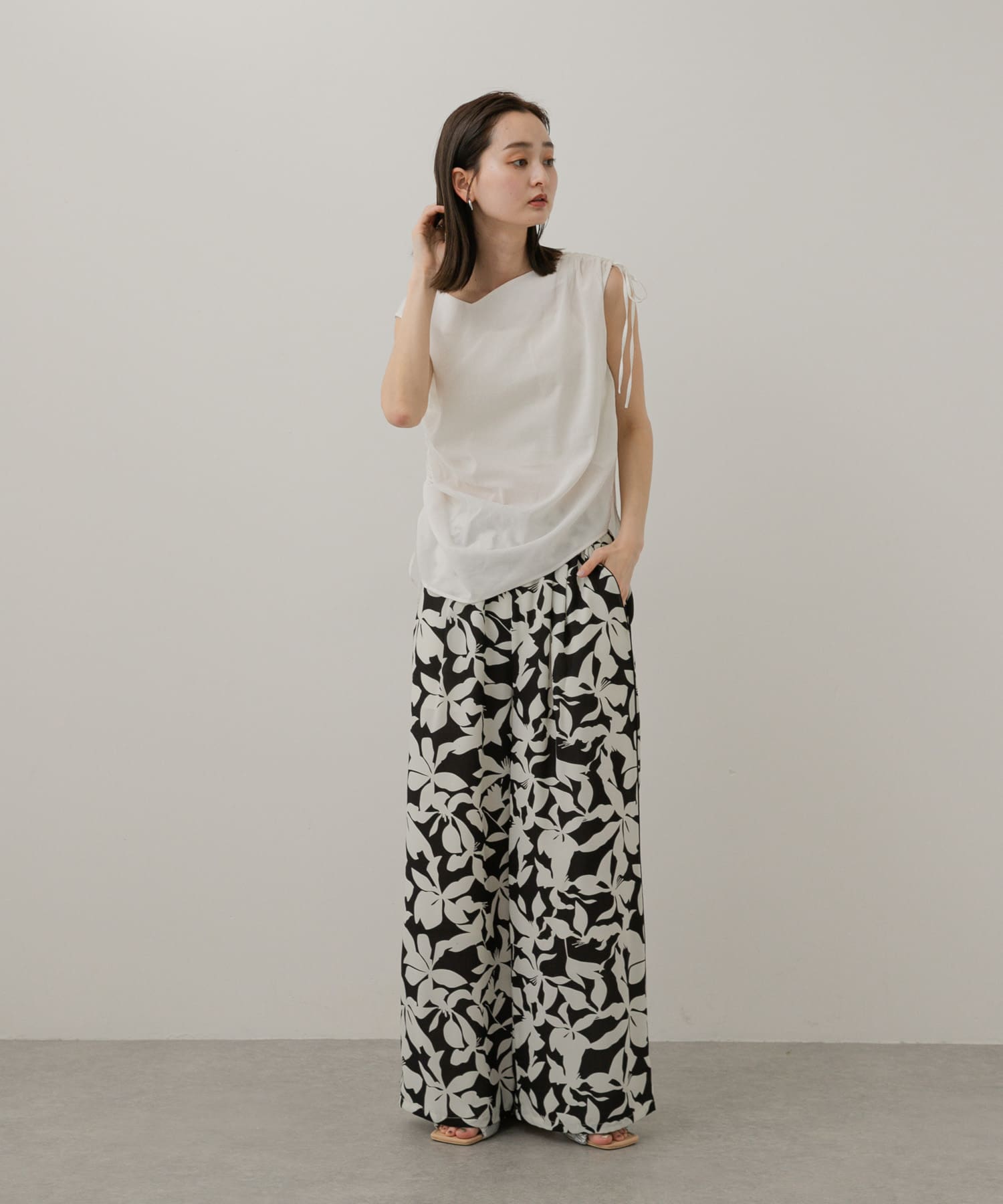 身長：169cm サイズ：one