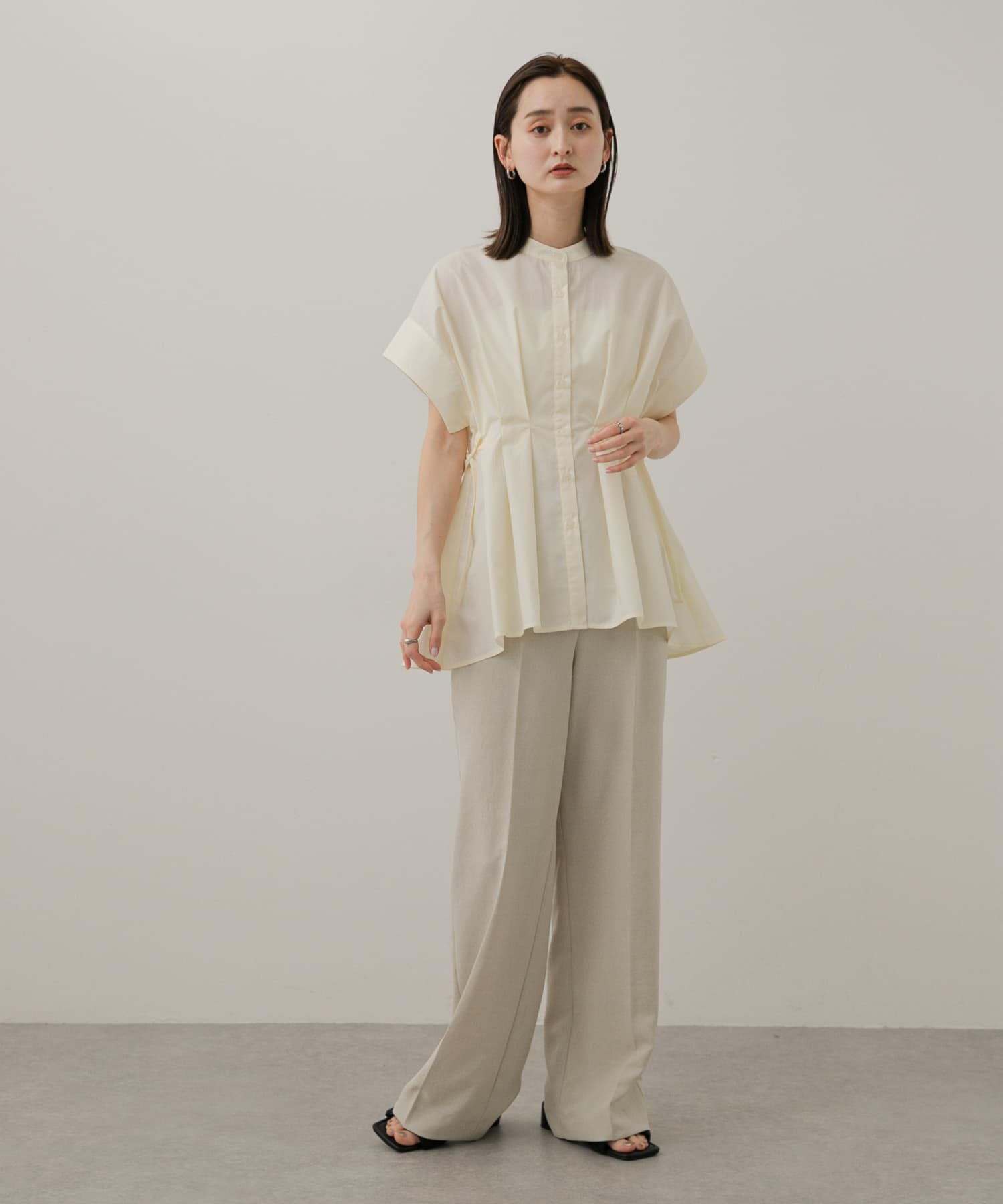 OFF WHITE