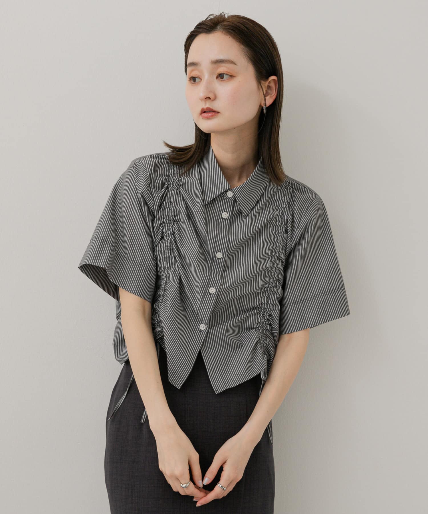 クロップドシャーリングシャツ(半袖)(one CHA×WHT): トップス｜URBAN