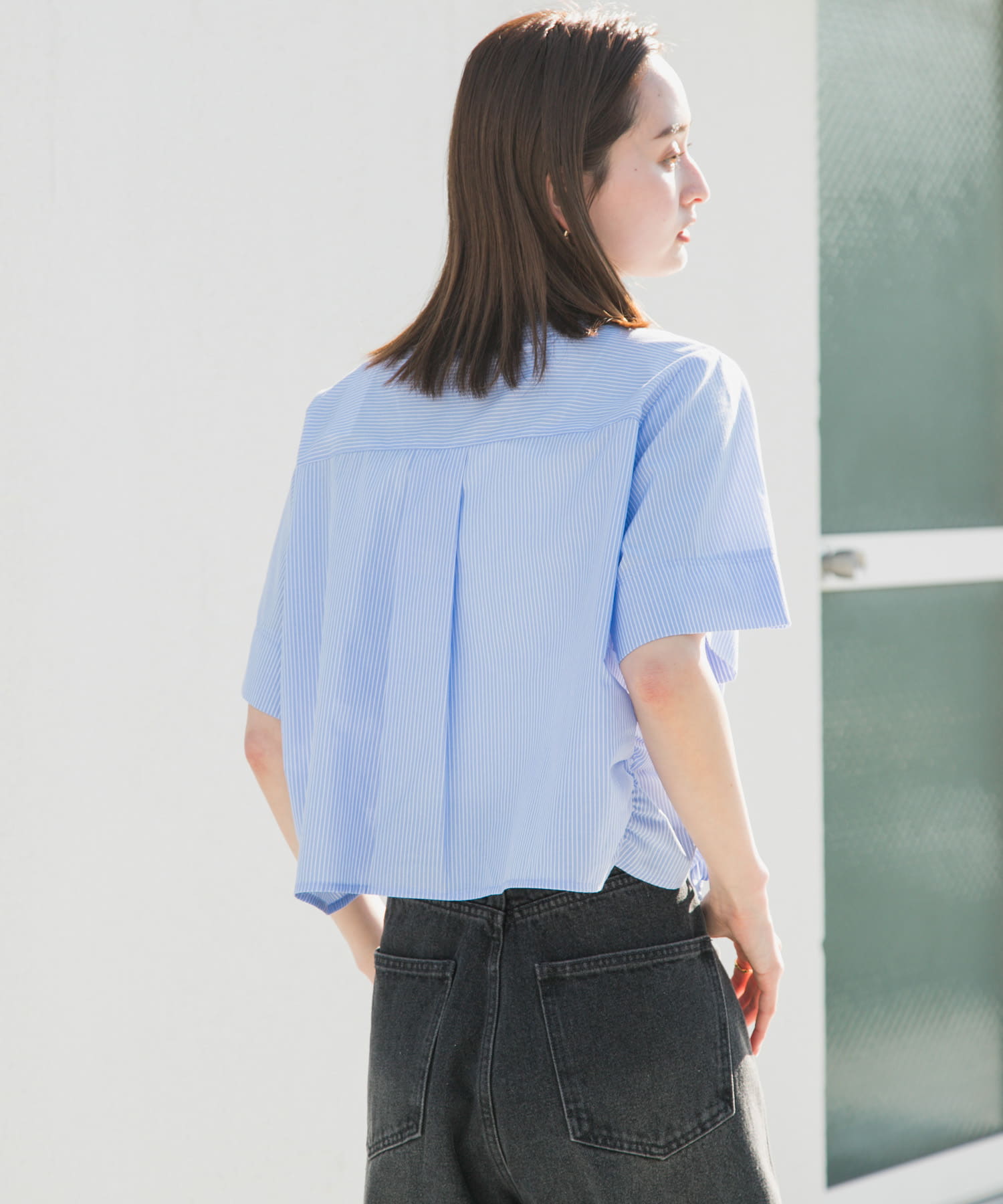BLU×WHT