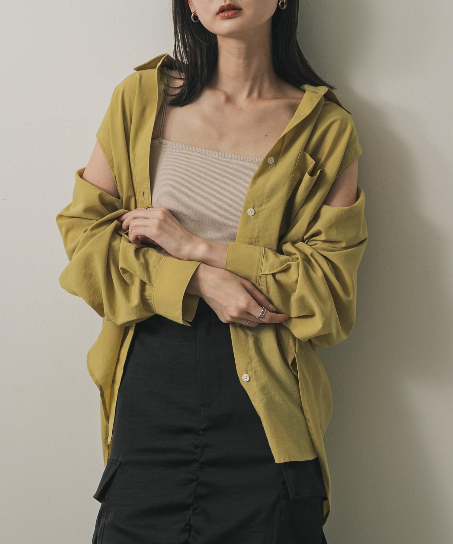 リネンライクショルダースリットシャツ