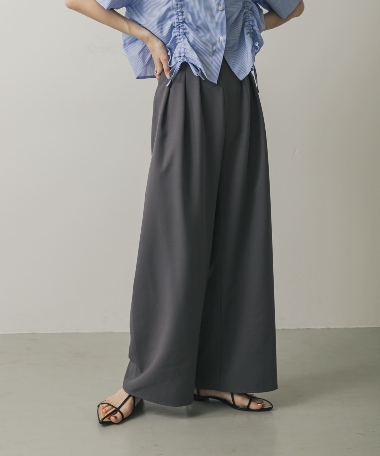 GRAY