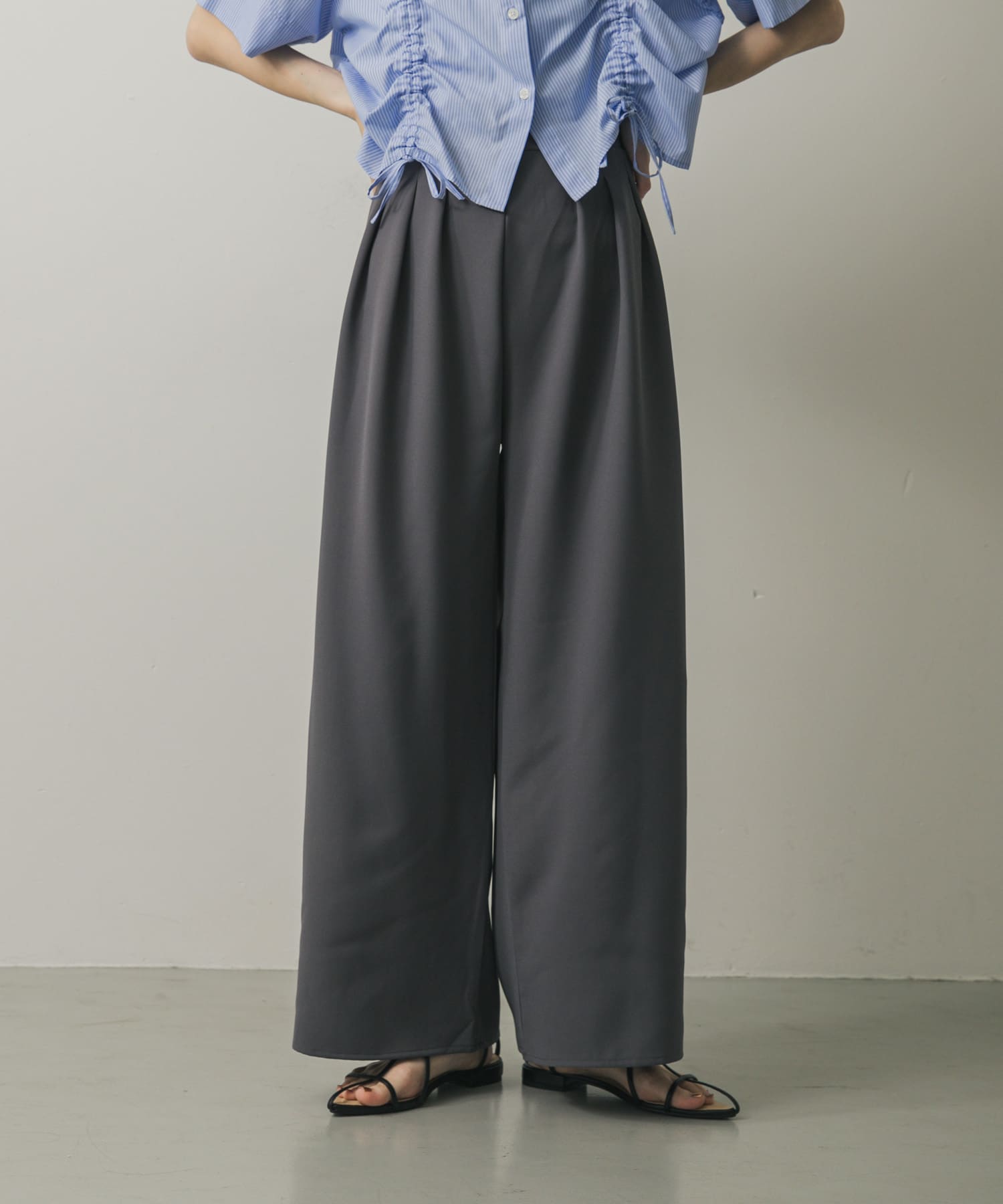 GRAY