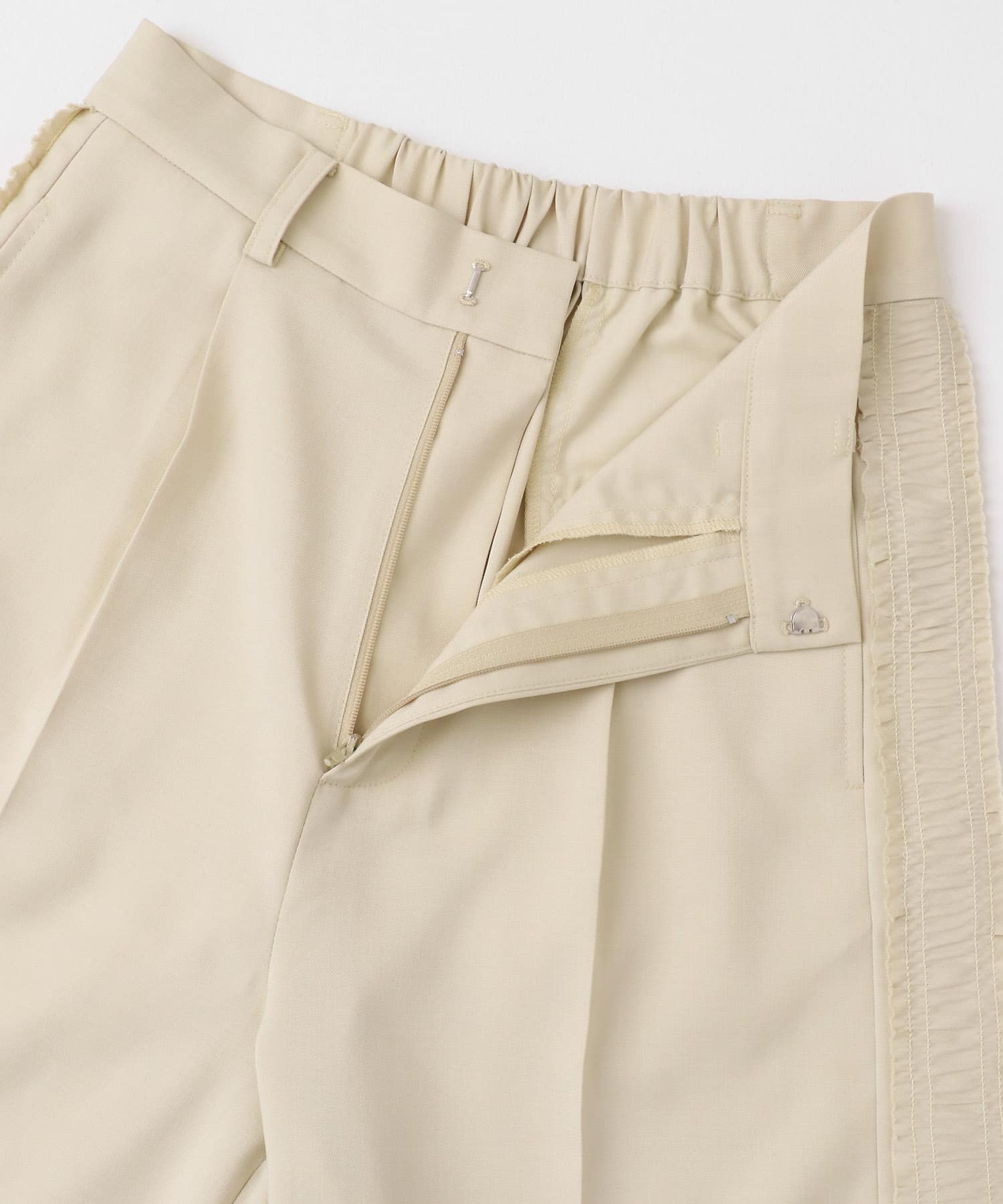 サイドフリルタックスラックス BEIGE S